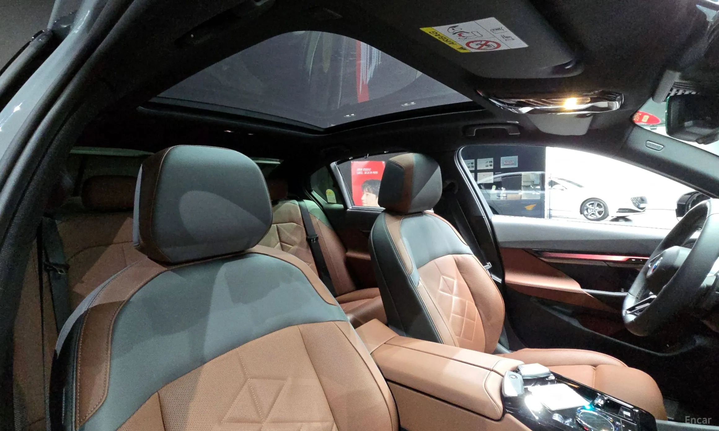 BMW 5 Series (G60) превью 19