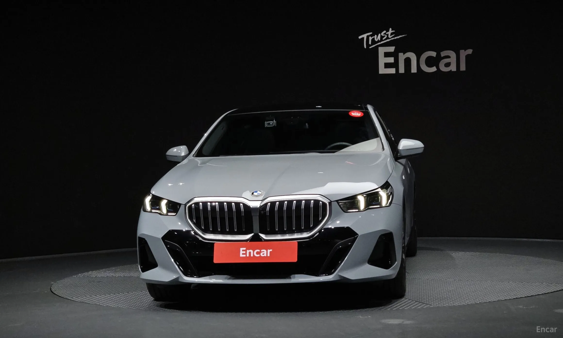 BMW 5 Series (G60) превью 3