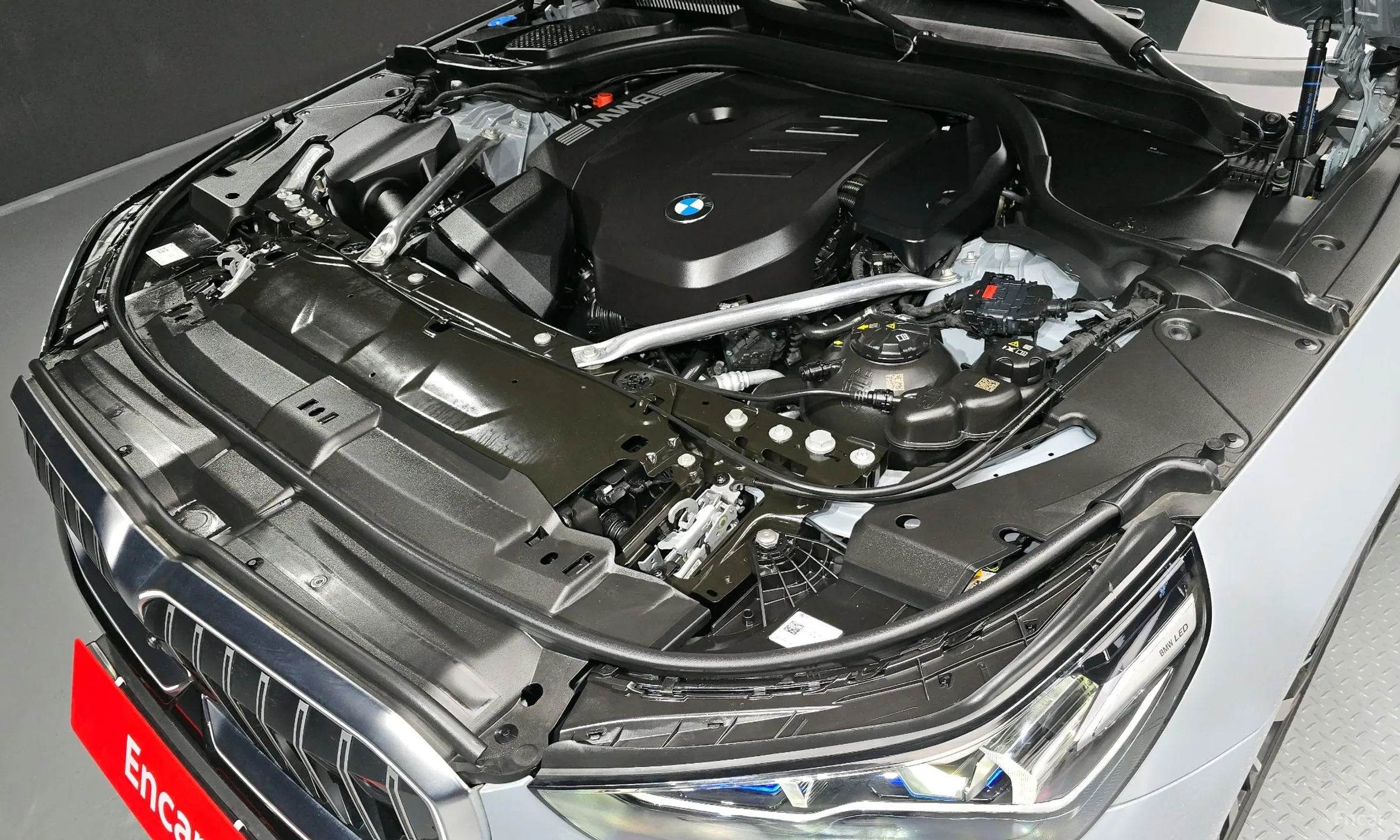 BMW 5 Series (G60) превью 6