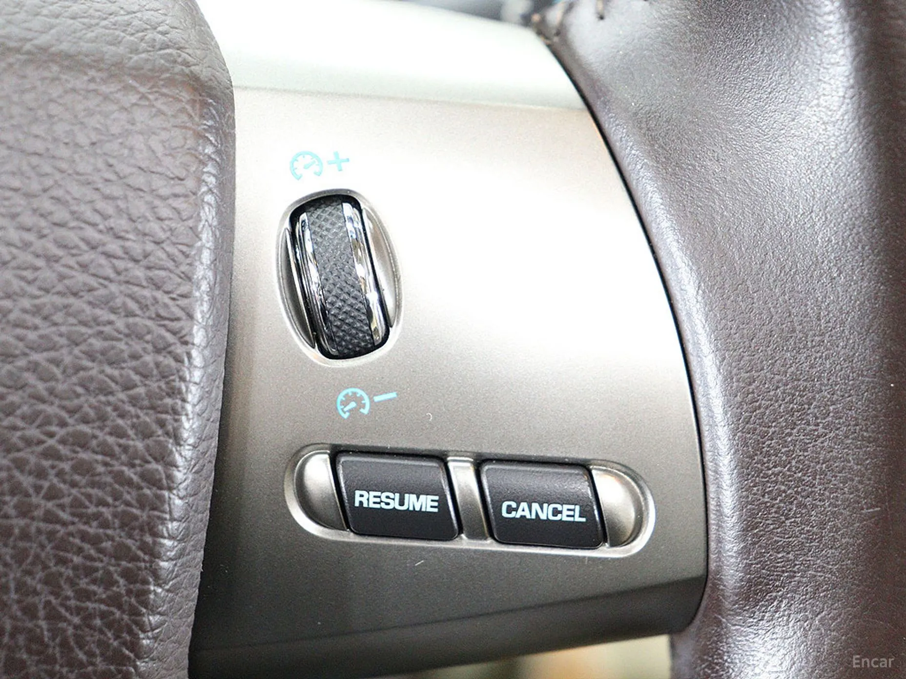 Jaguar XF превью 14