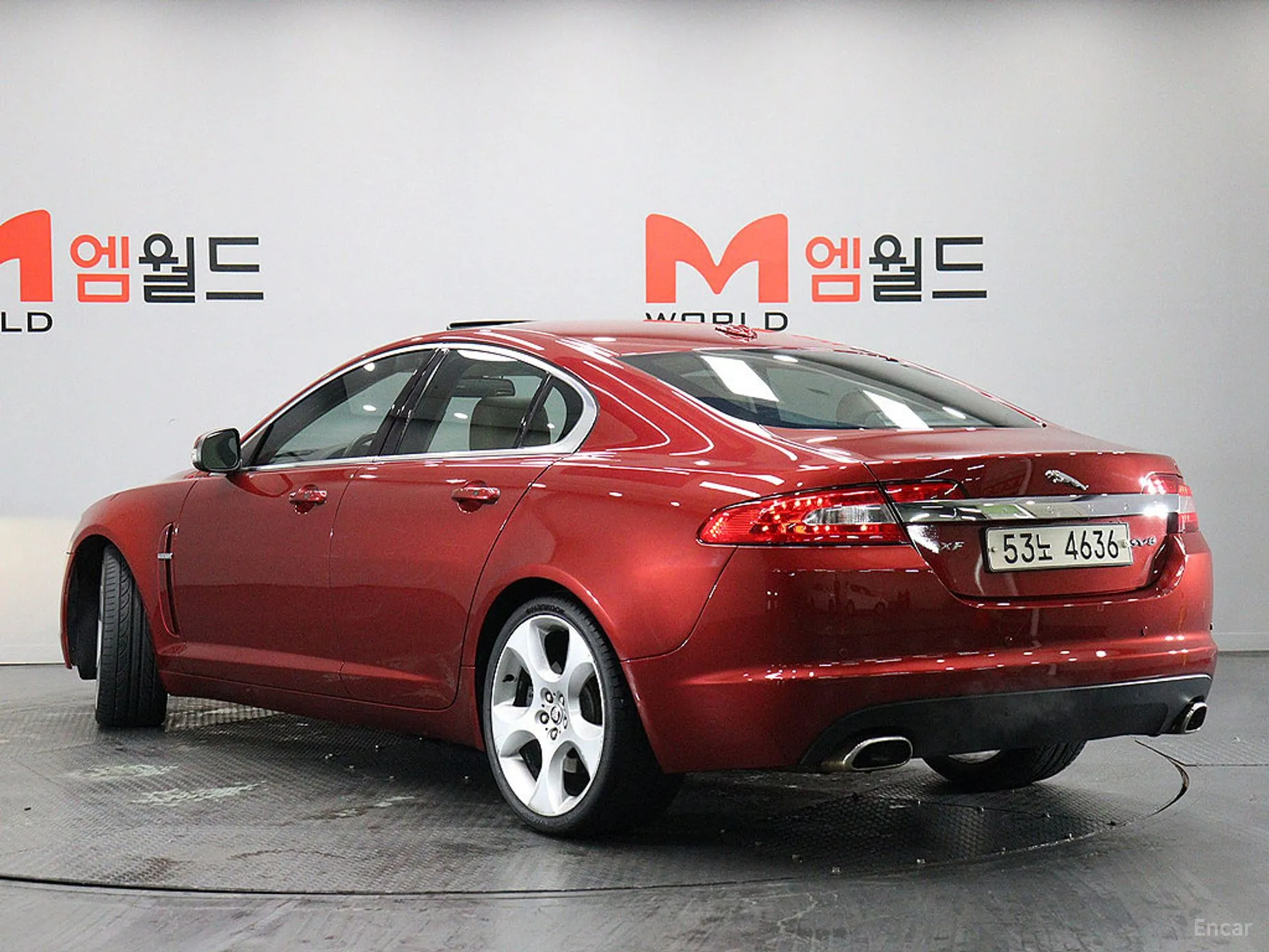 Jaguar XF превью 4