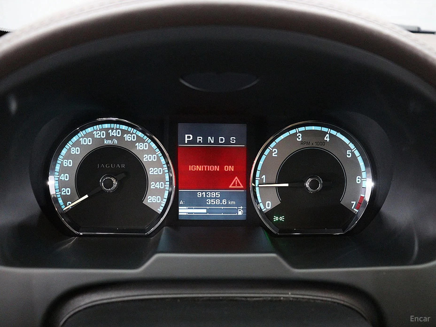 Jaguar XF превью 7