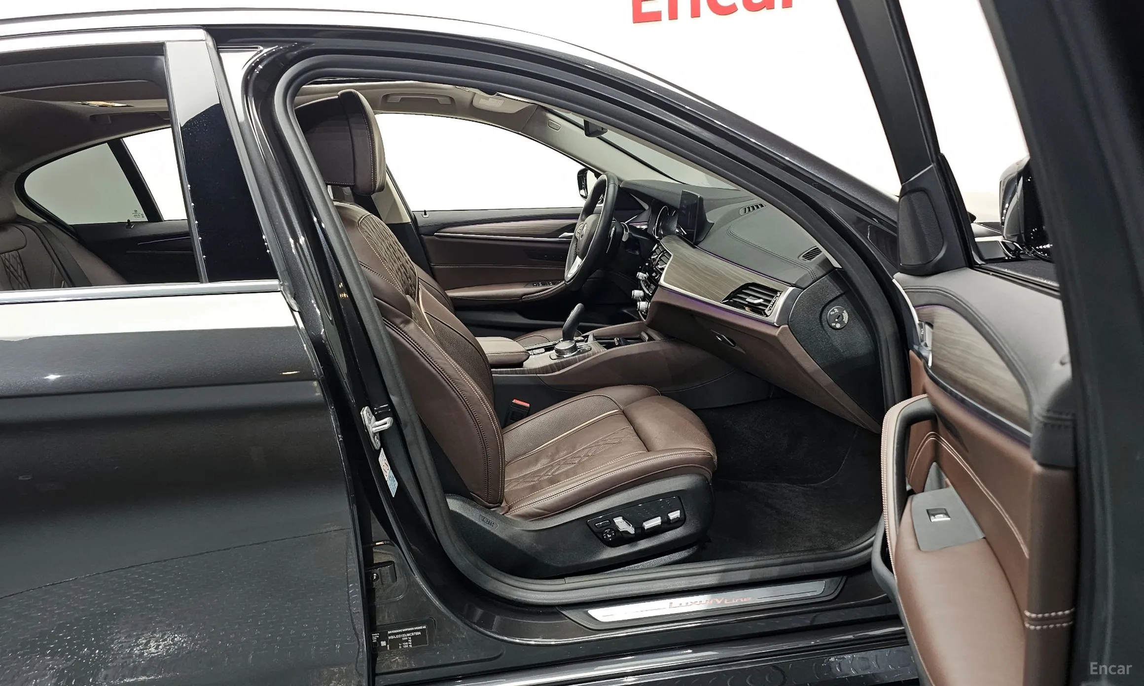 BMW 5 Series (G30) превью 11