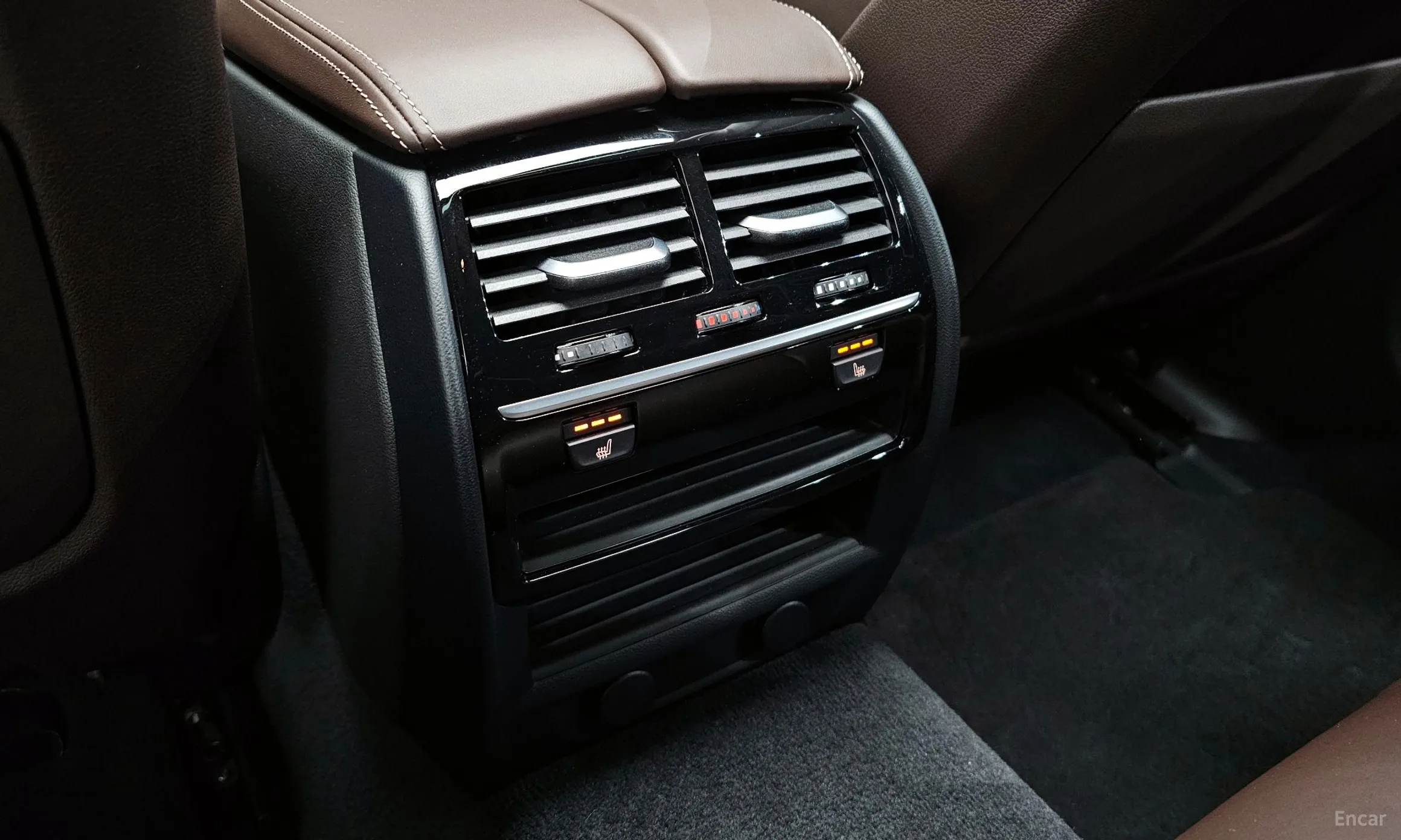 BMW 5 Series (G30) превью 17