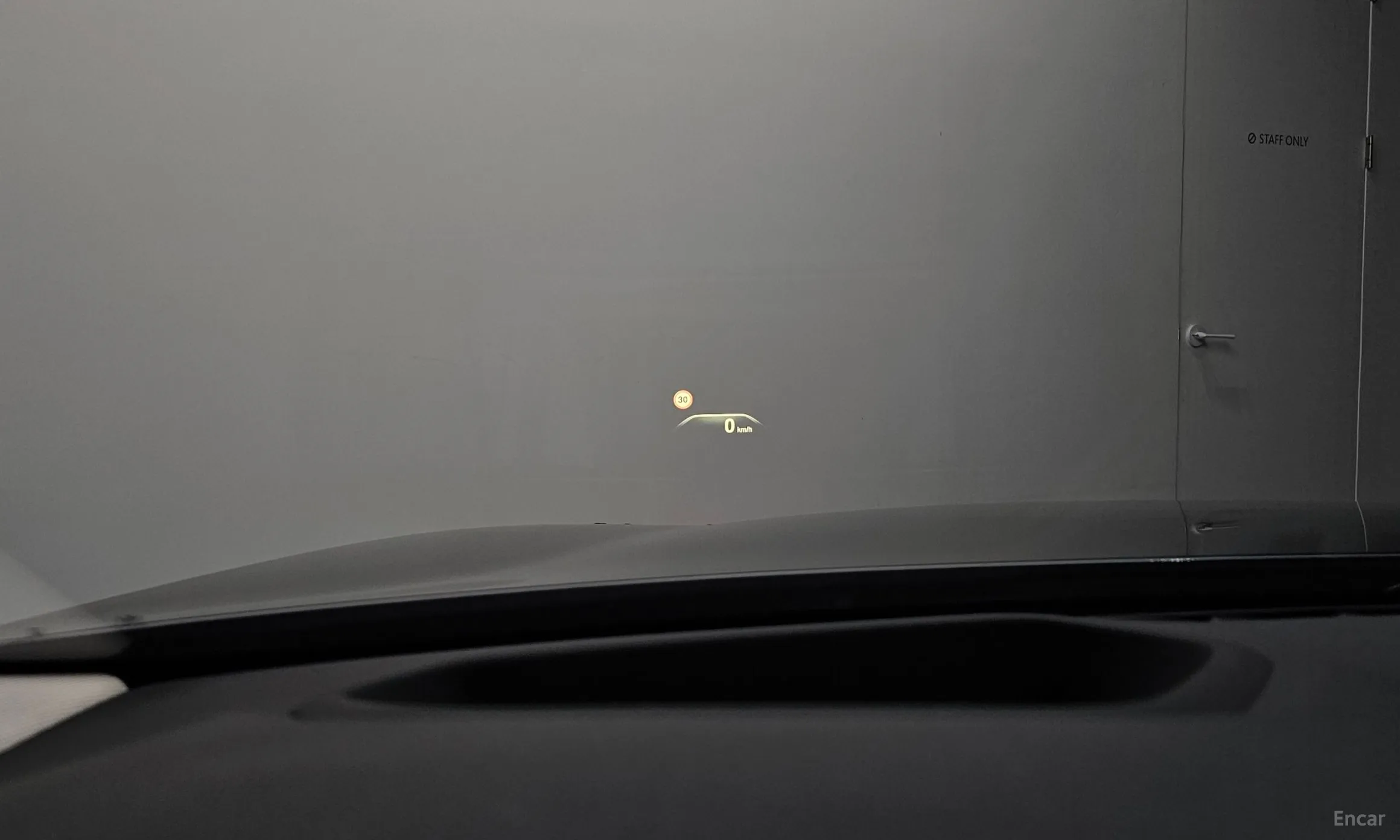 BMW 5 Series (G30) превью 19