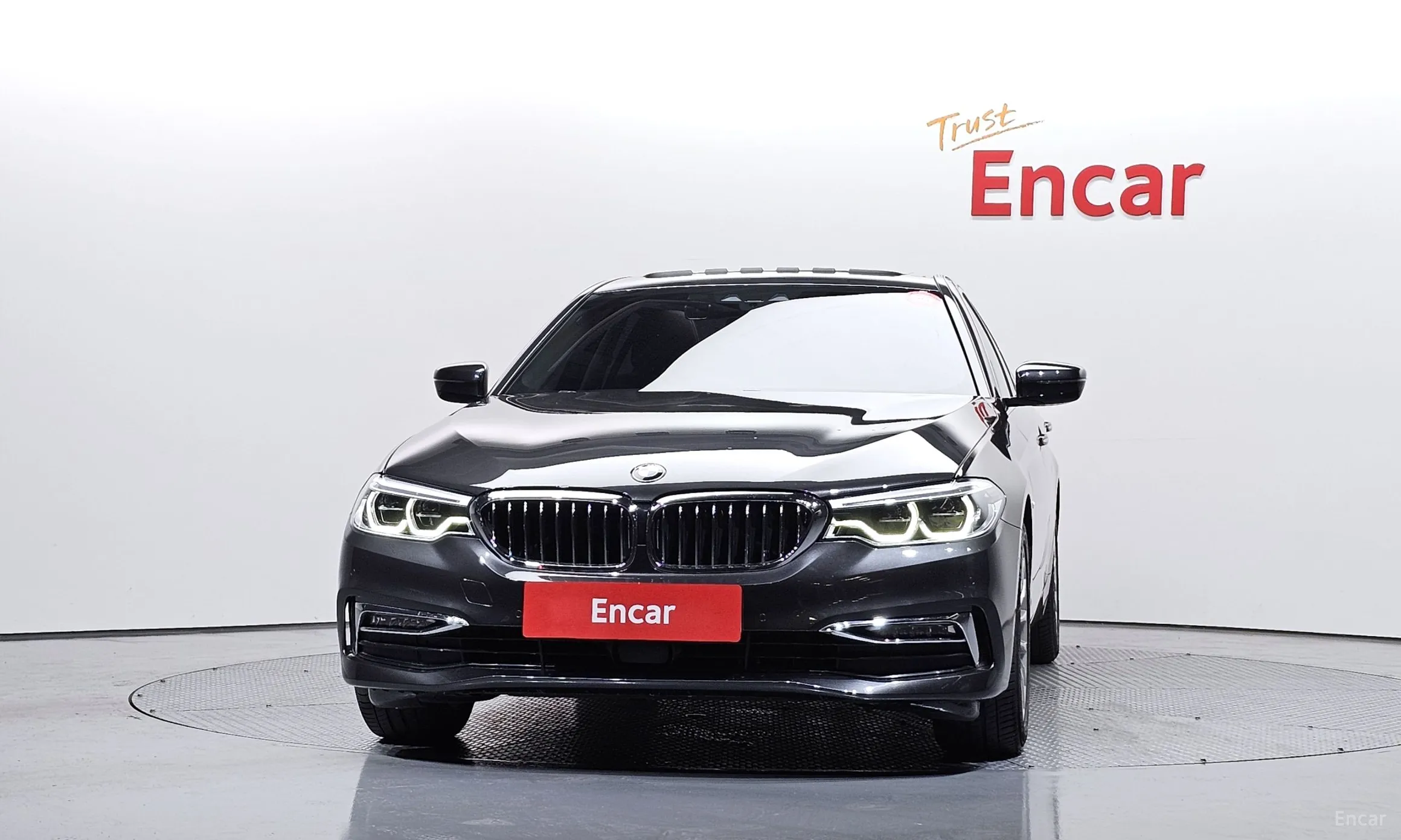 BMW 5 Series (G30) превью 3