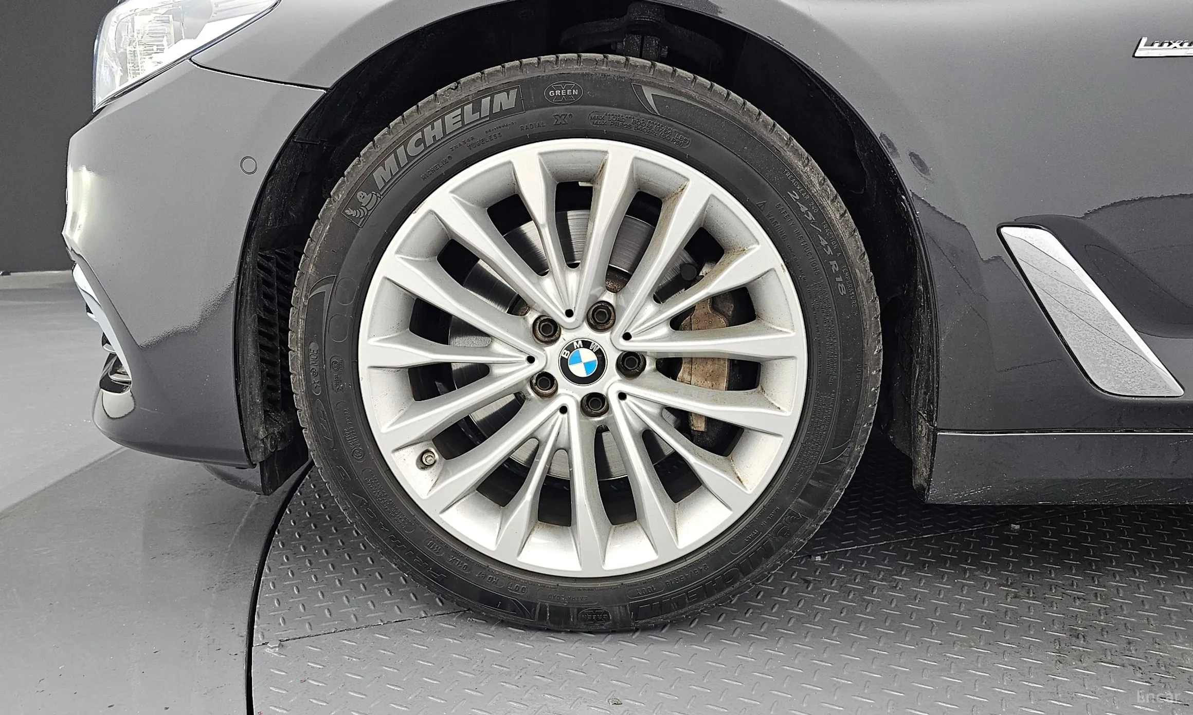 BMW 5 Series (G30) превью 5