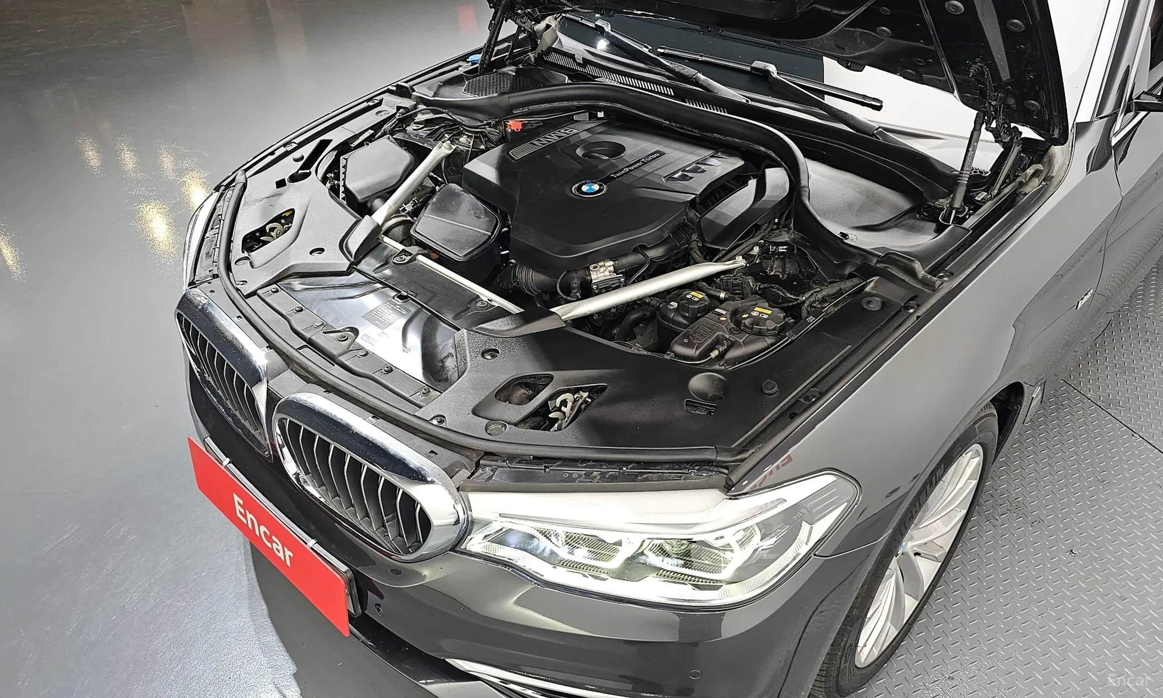 BMW 5 Series (G30) превью 6