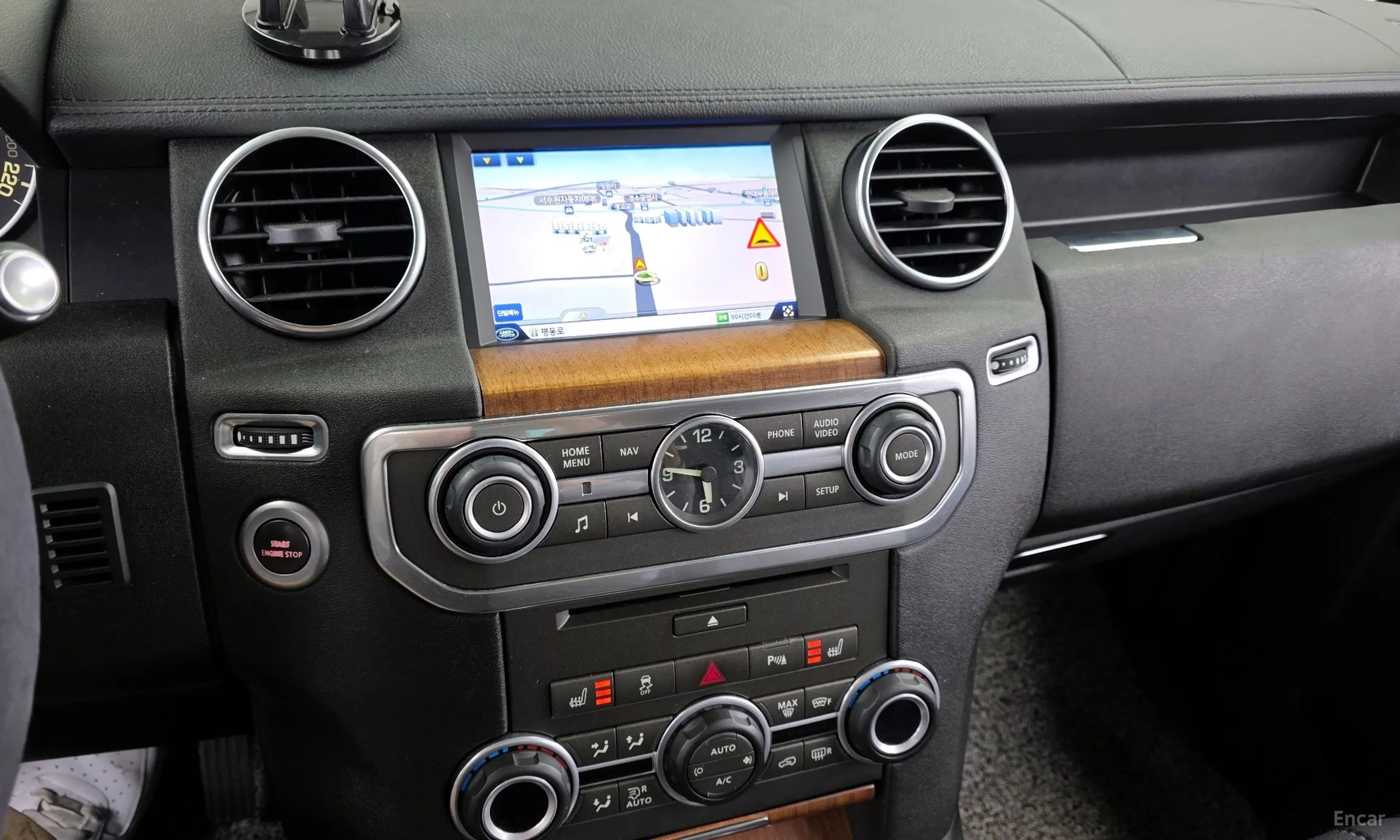 Land Rover Discovery 4 превью 14