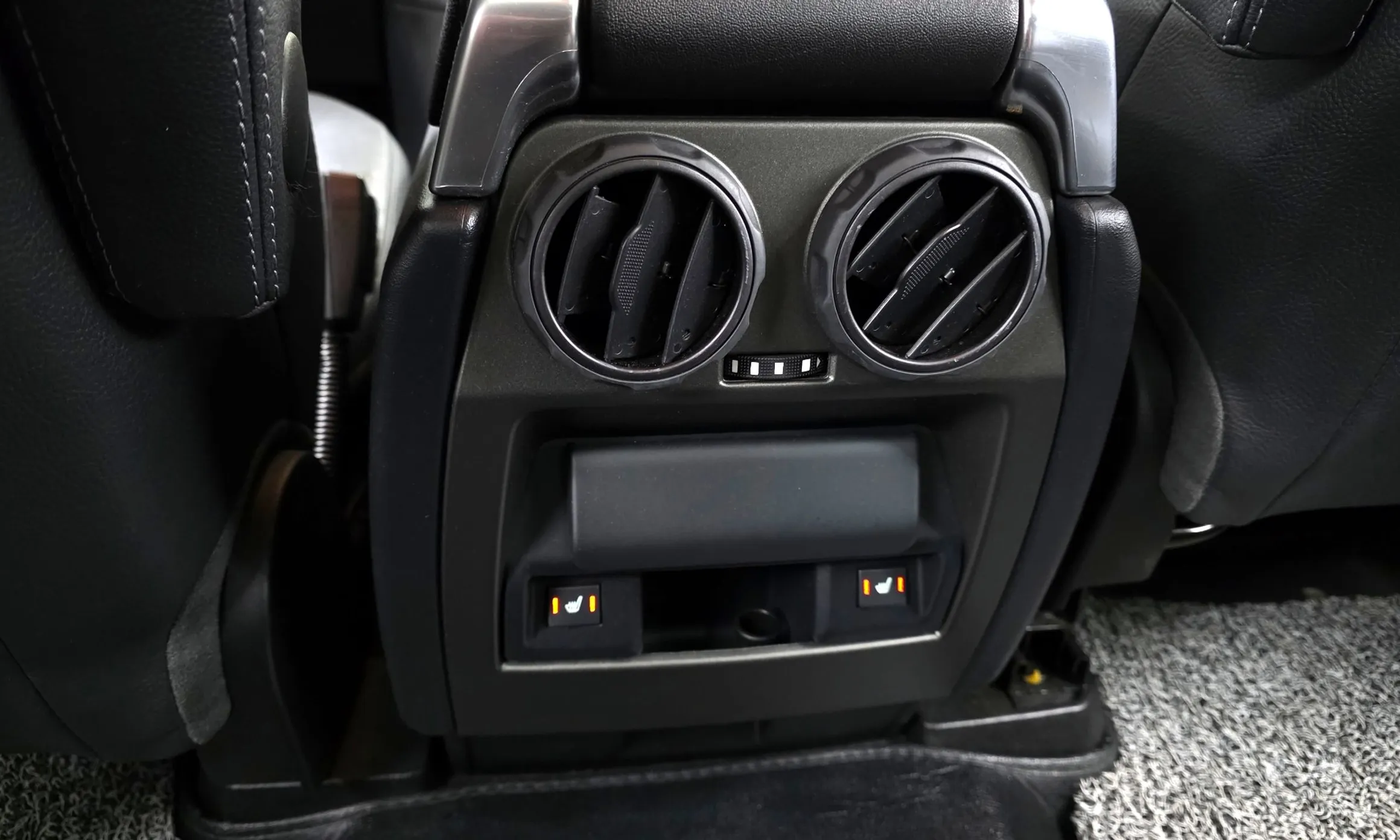 Land Rover Discovery 4 превью 18