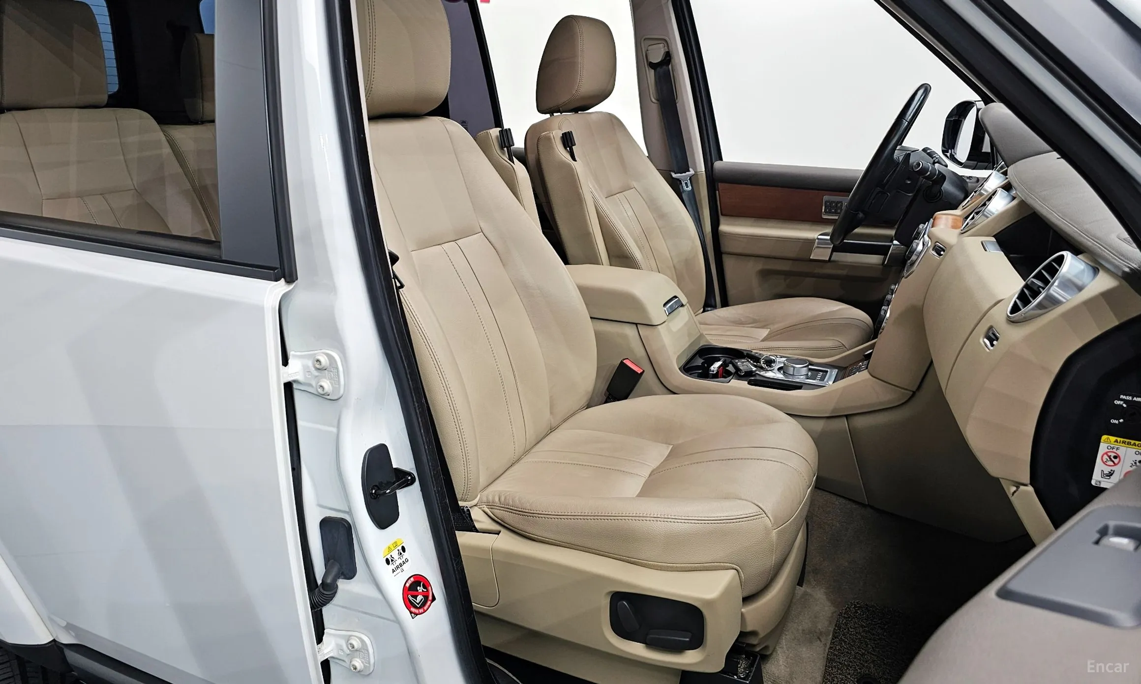 Land Rover Discovery 4 превью 10
