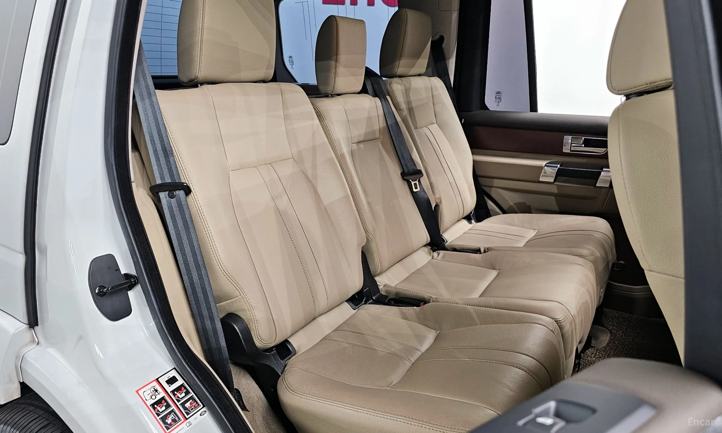 Land Rover Discovery 4 превью 13