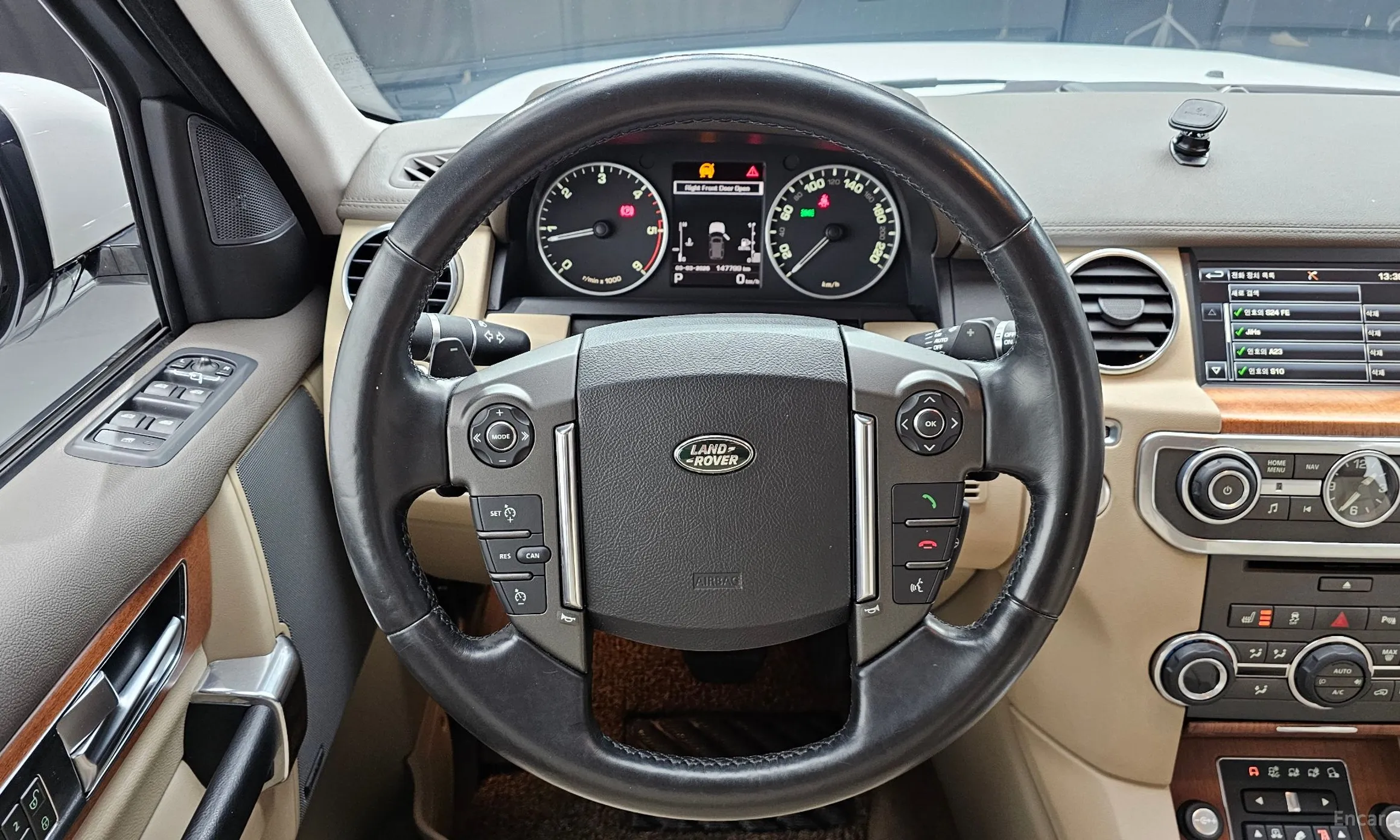 Land Rover Discovery 4 превью 14