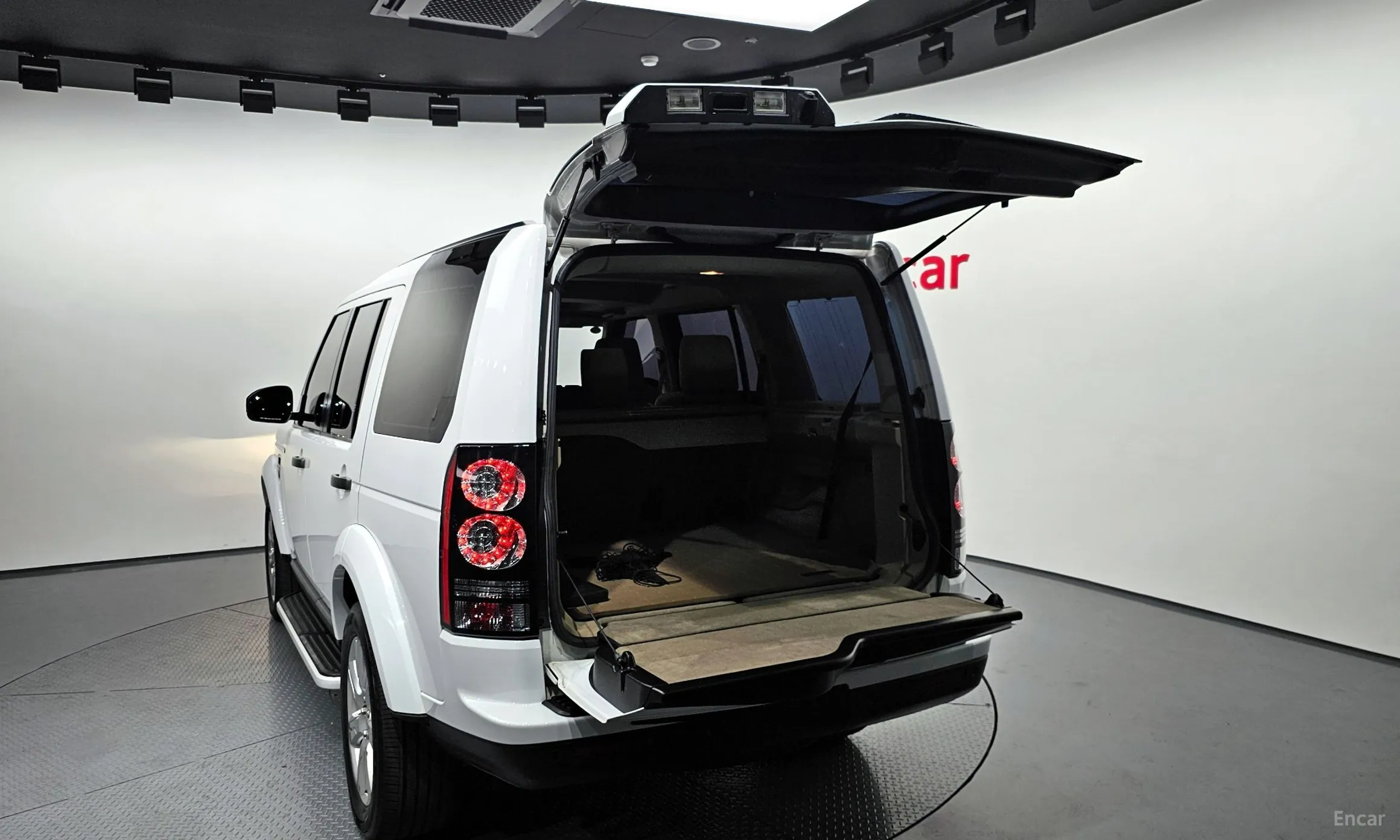 Land Rover Discovery 4 превью 20