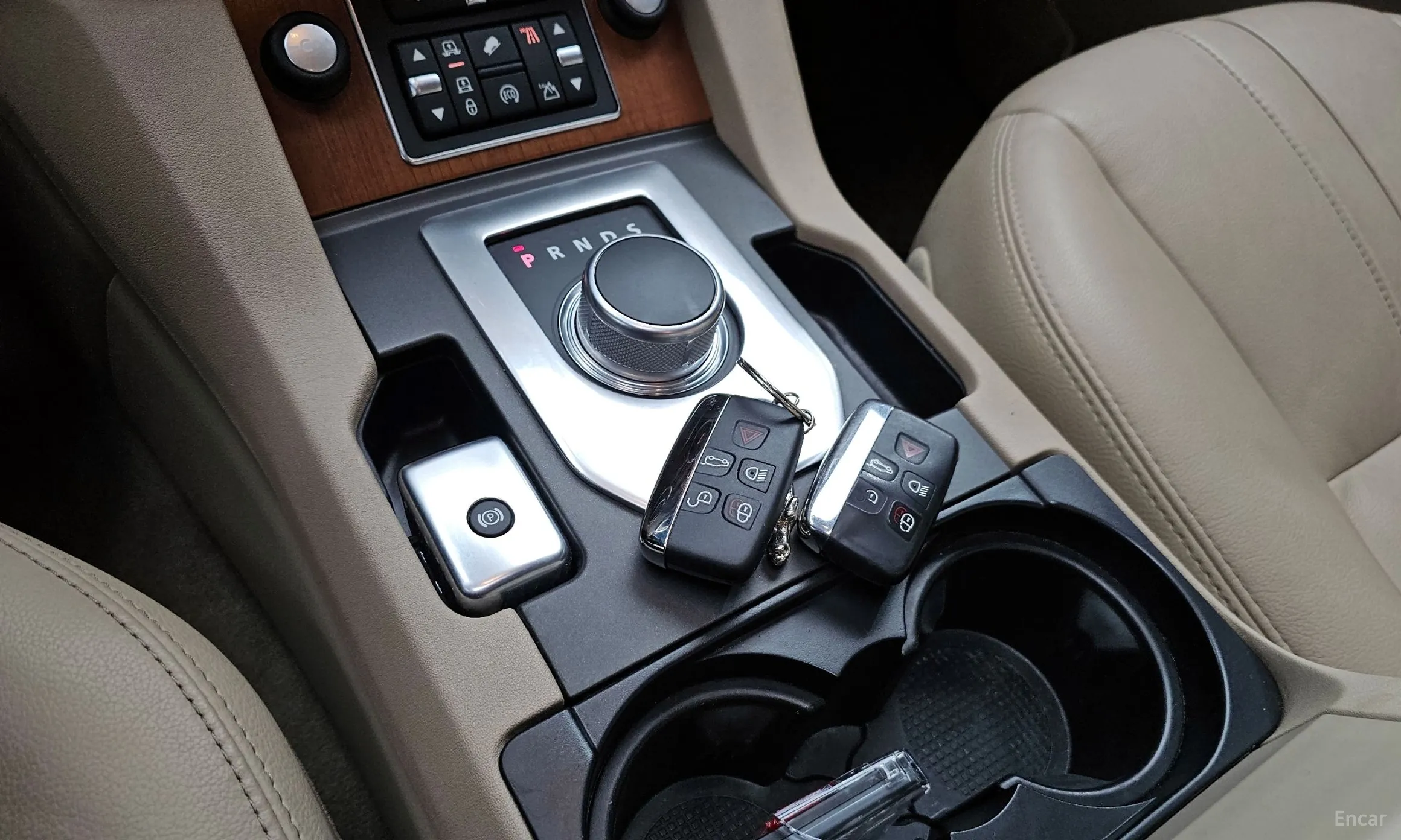 Land Rover Discovery 4 превью 9