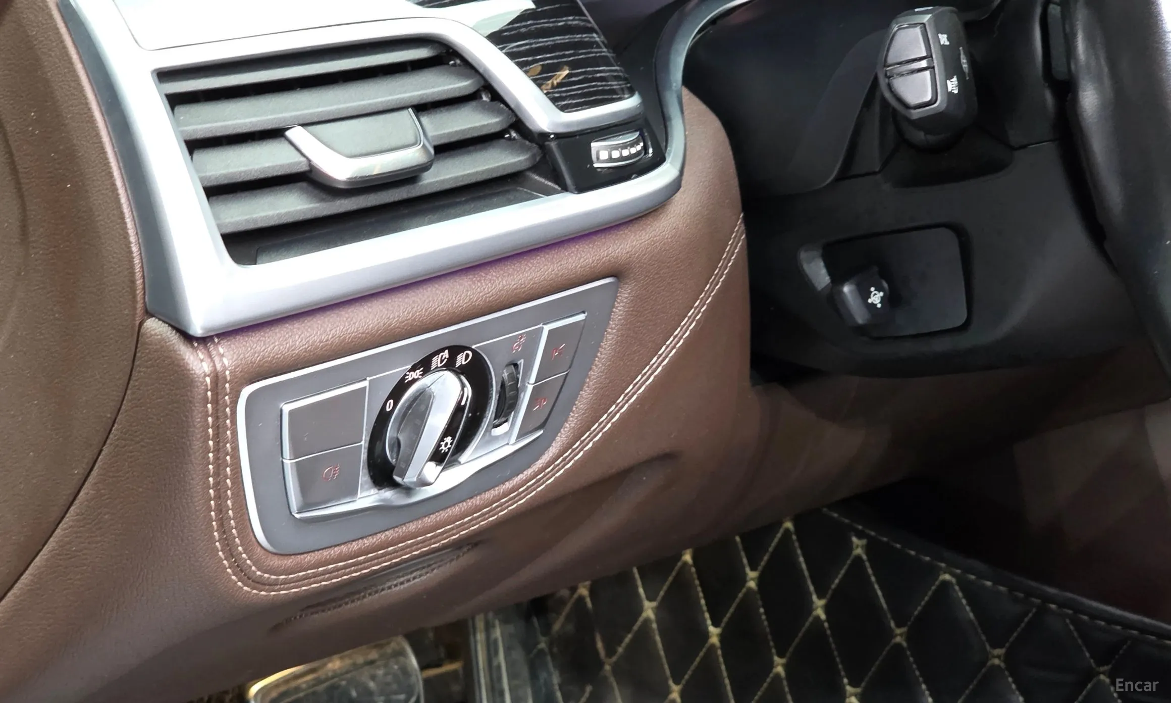 BMW 7 Series (G11) превью 16