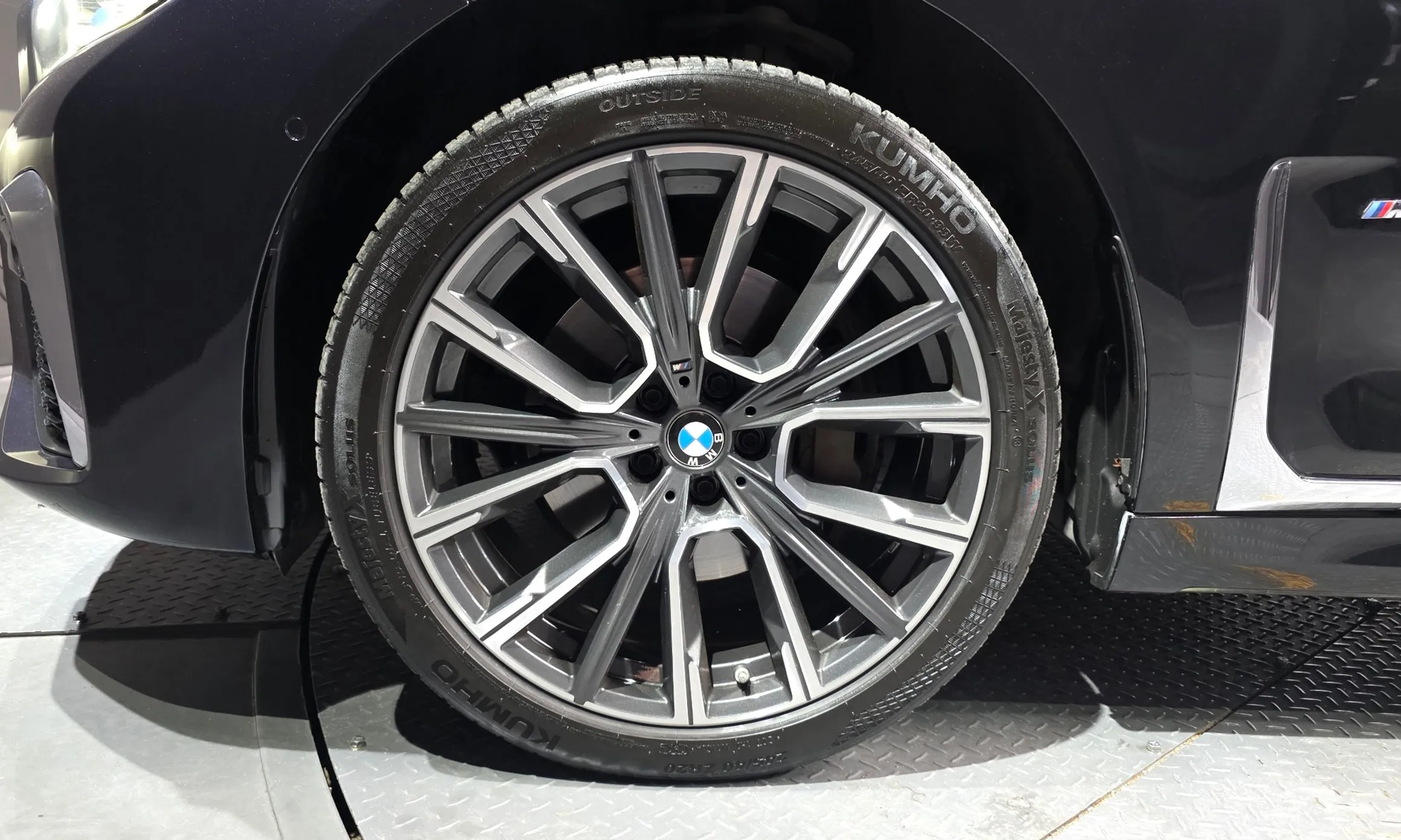 BMW 7 Series (G11) превью 5
