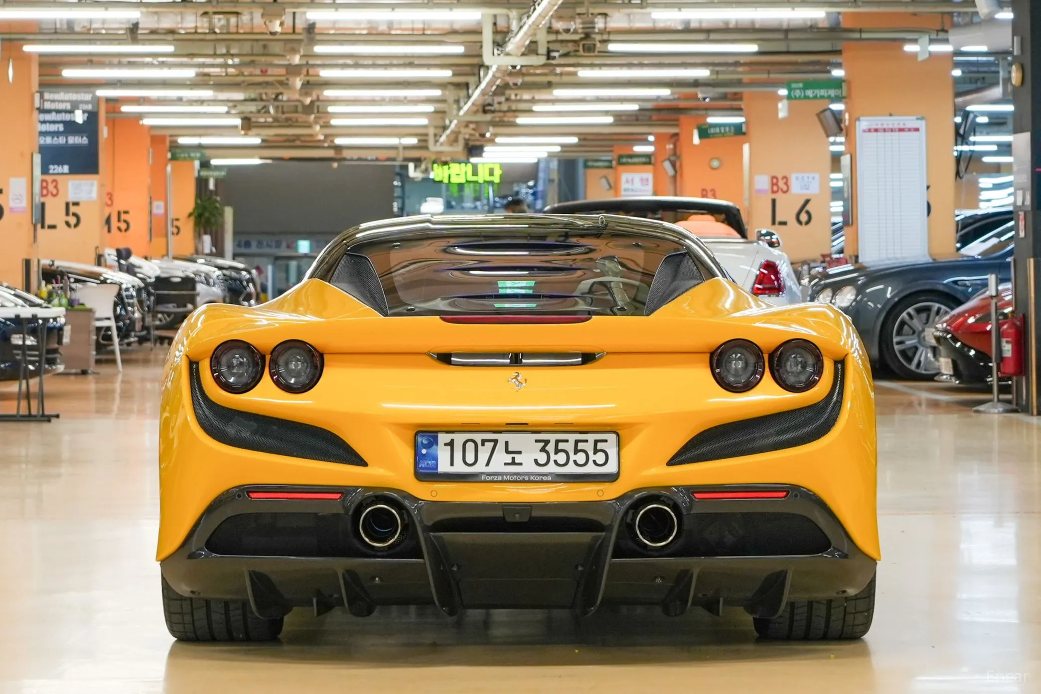 Ferrari F8 Tributo превью 4