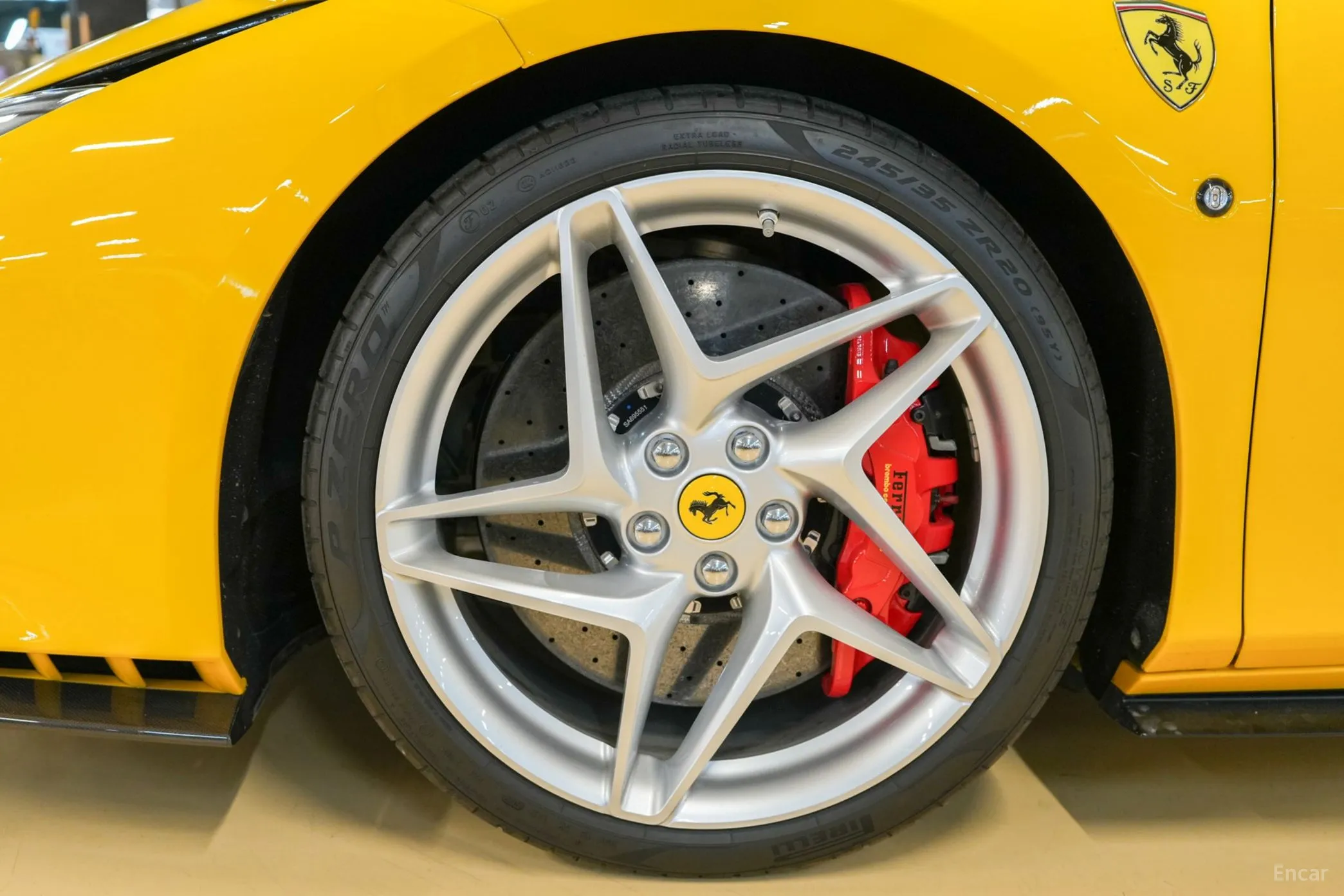 Ferrari F8 Tributo превью 5