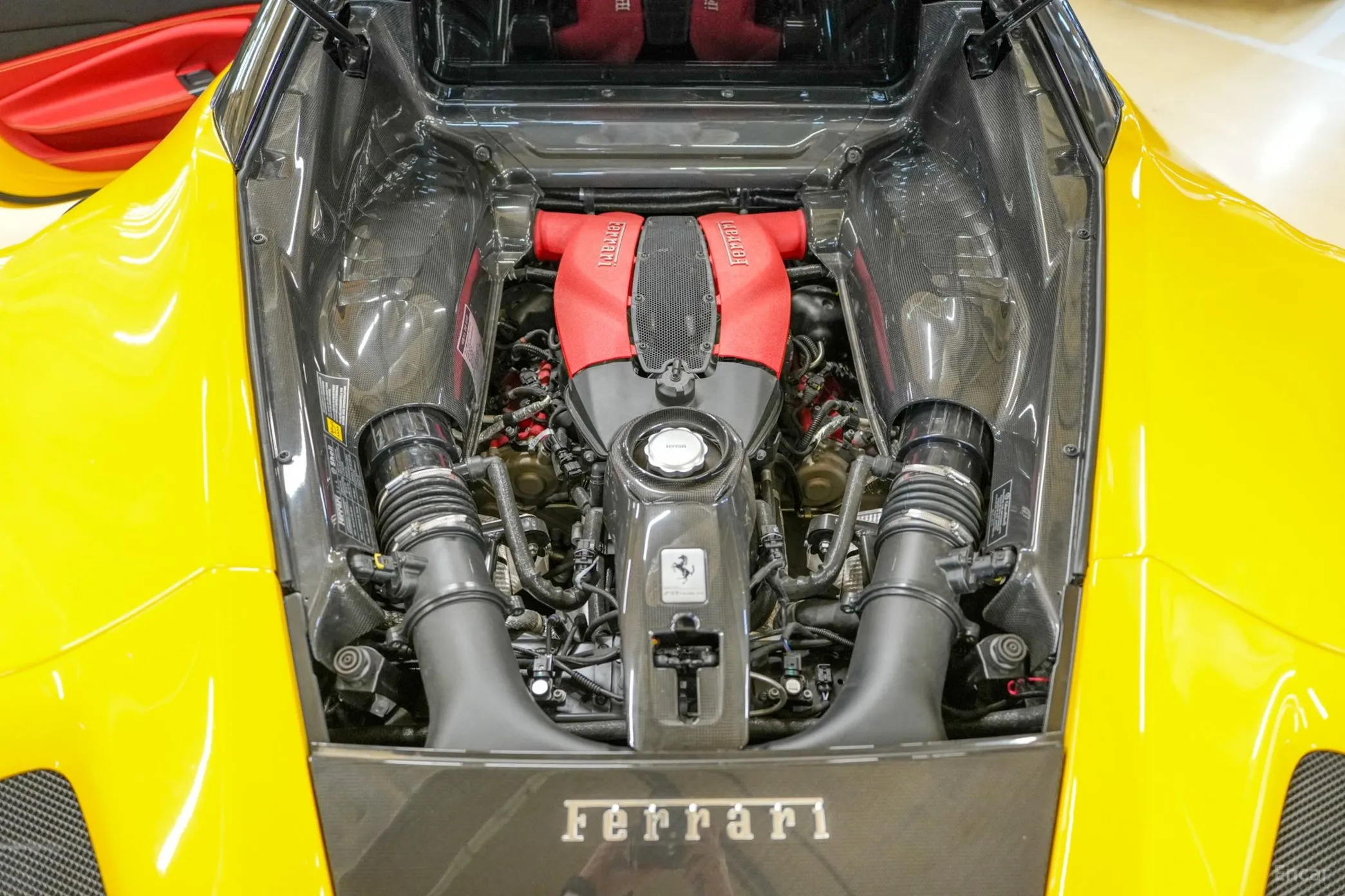 Ferrari F8 Tributo превью 6