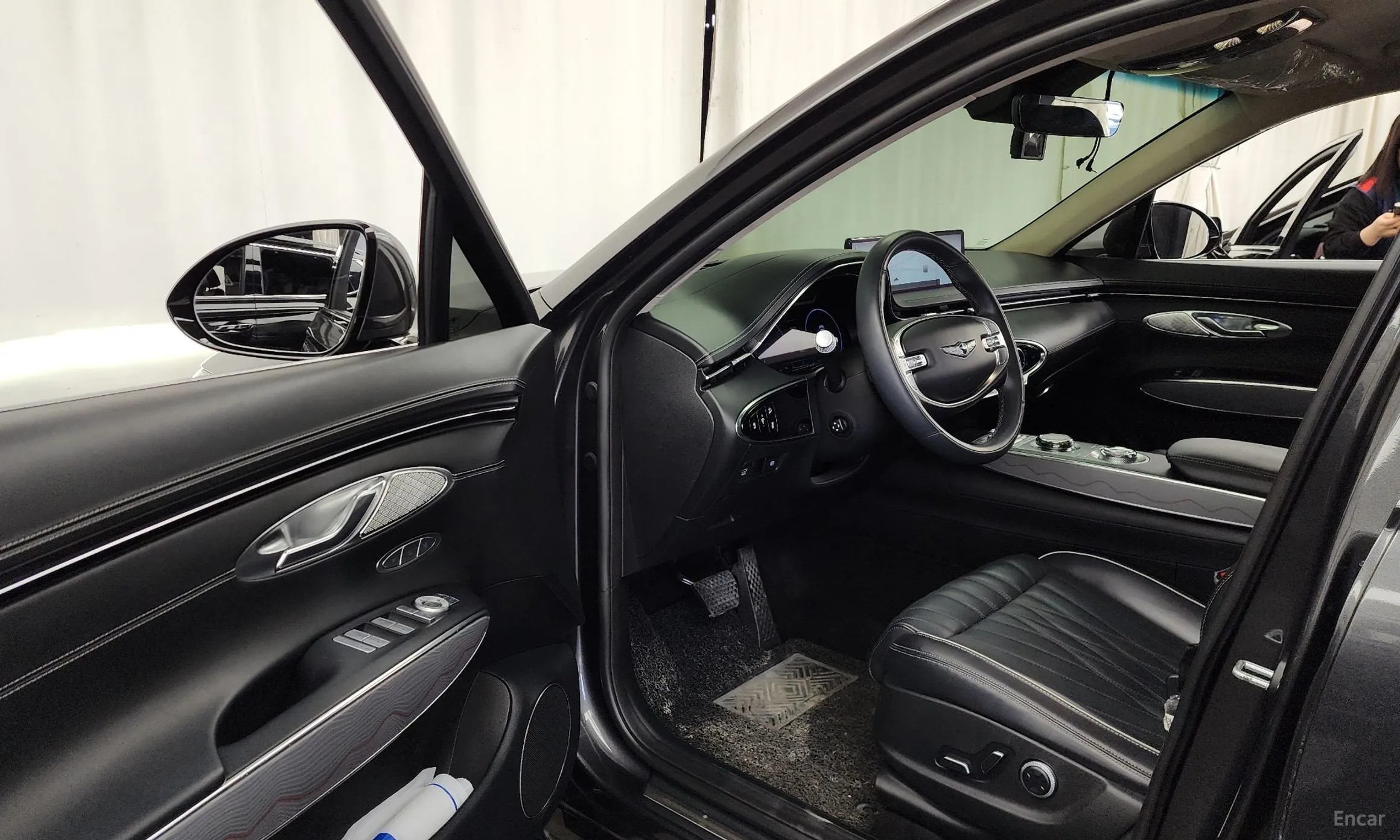 Genesis GV70 превью 10