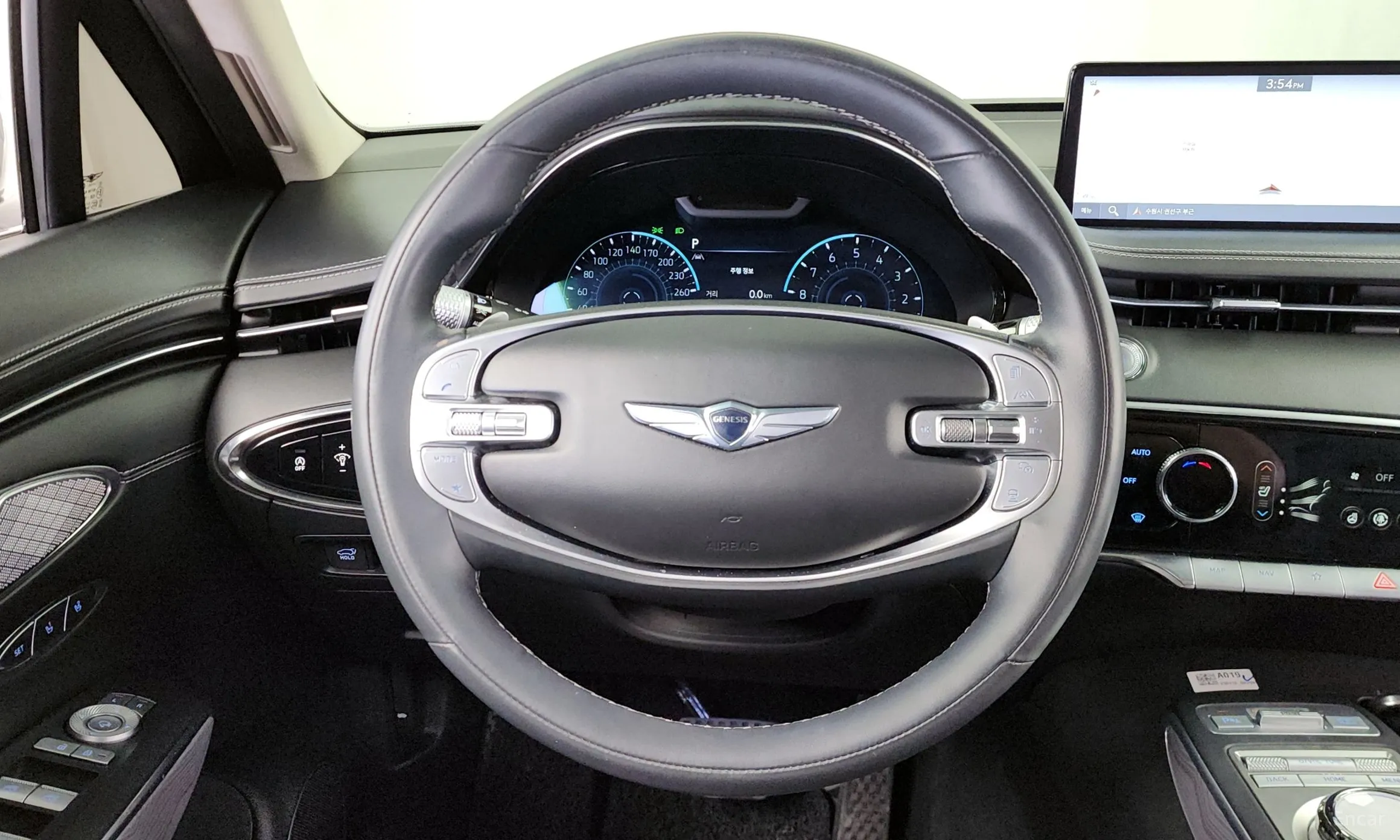 Genesis GV70 превью 13