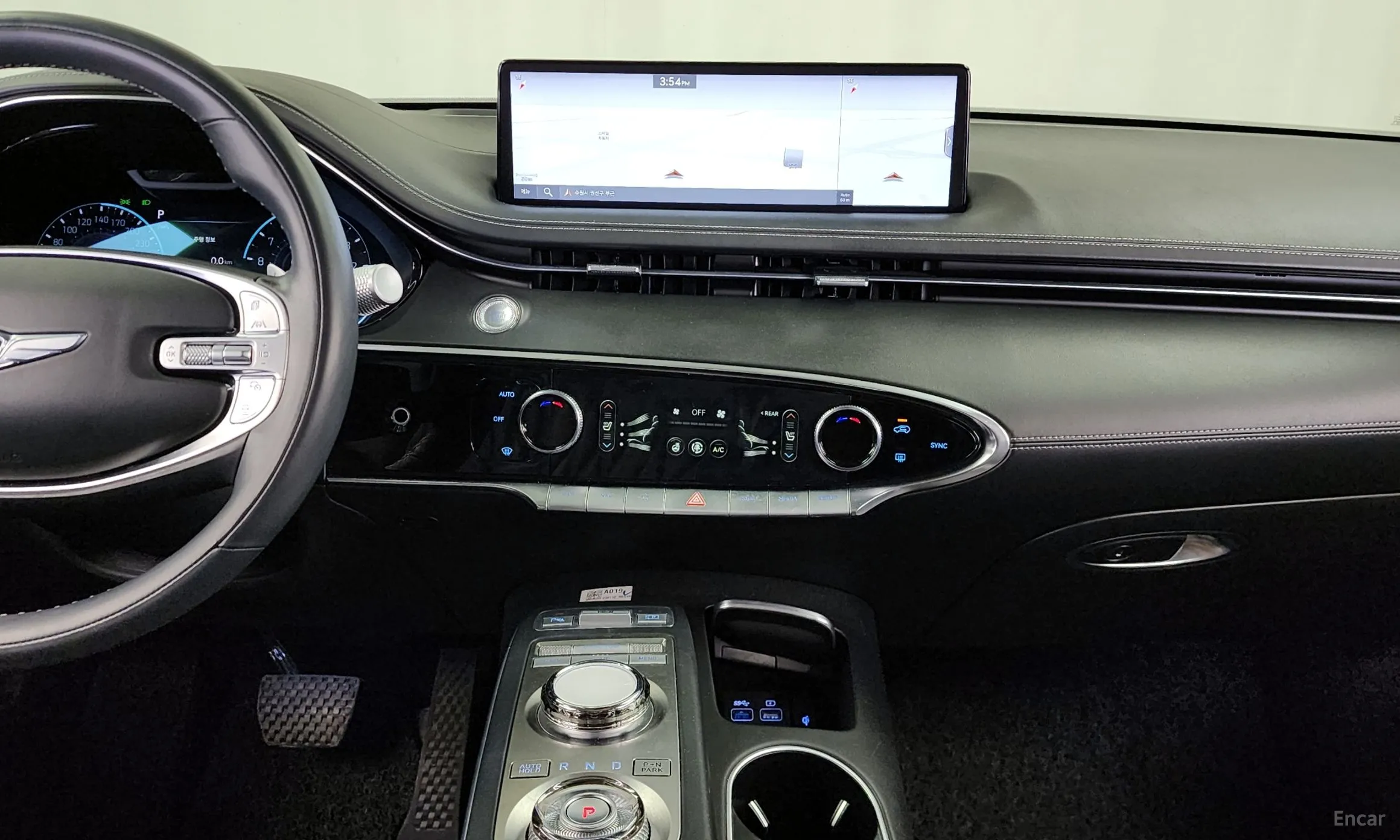 Genesis GV70 превью 14