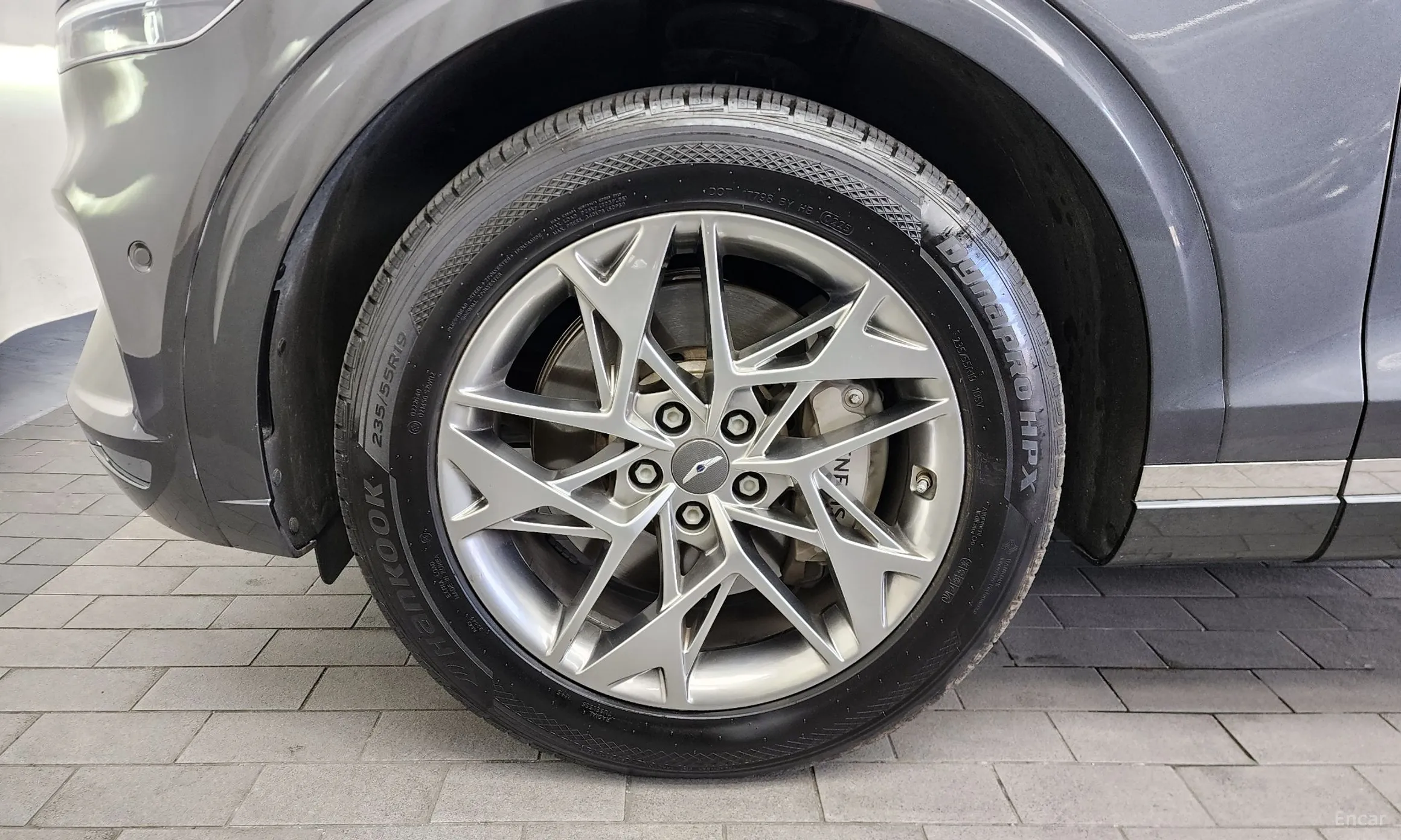 Genesis GV70 превью 5