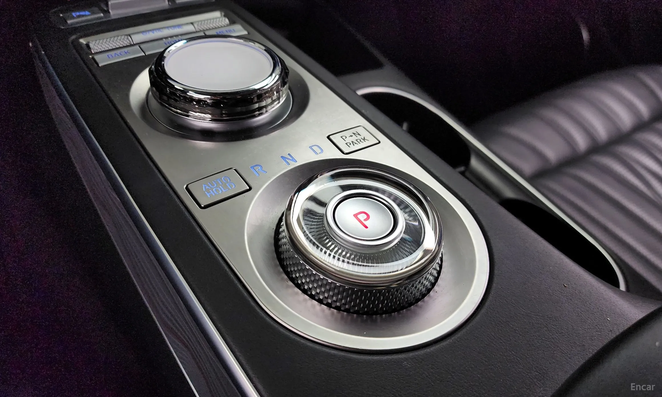 Genesis GV70 превью 9