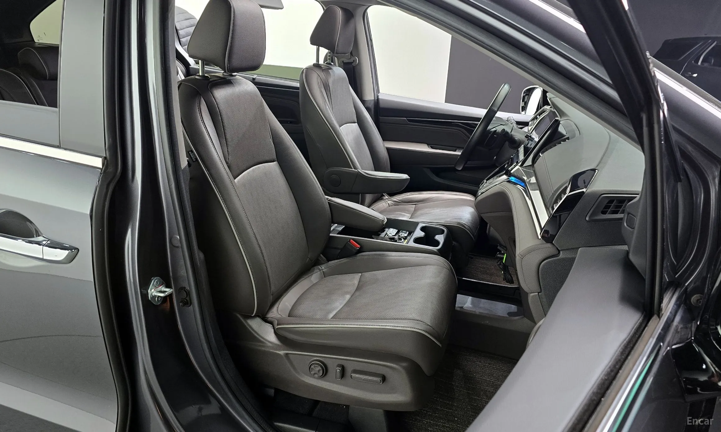 Honda Odyssey превью 12