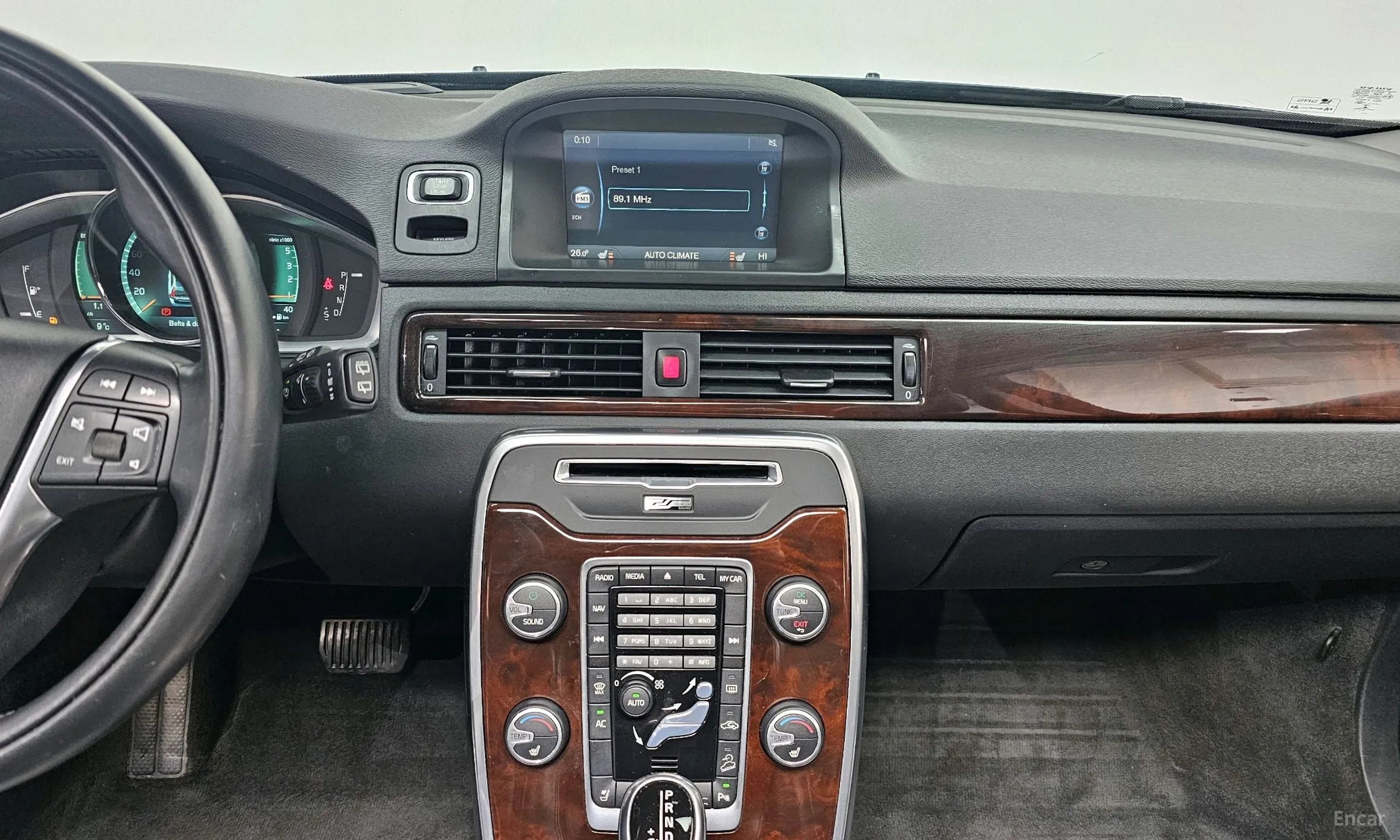 Volvo XC70 превью 19