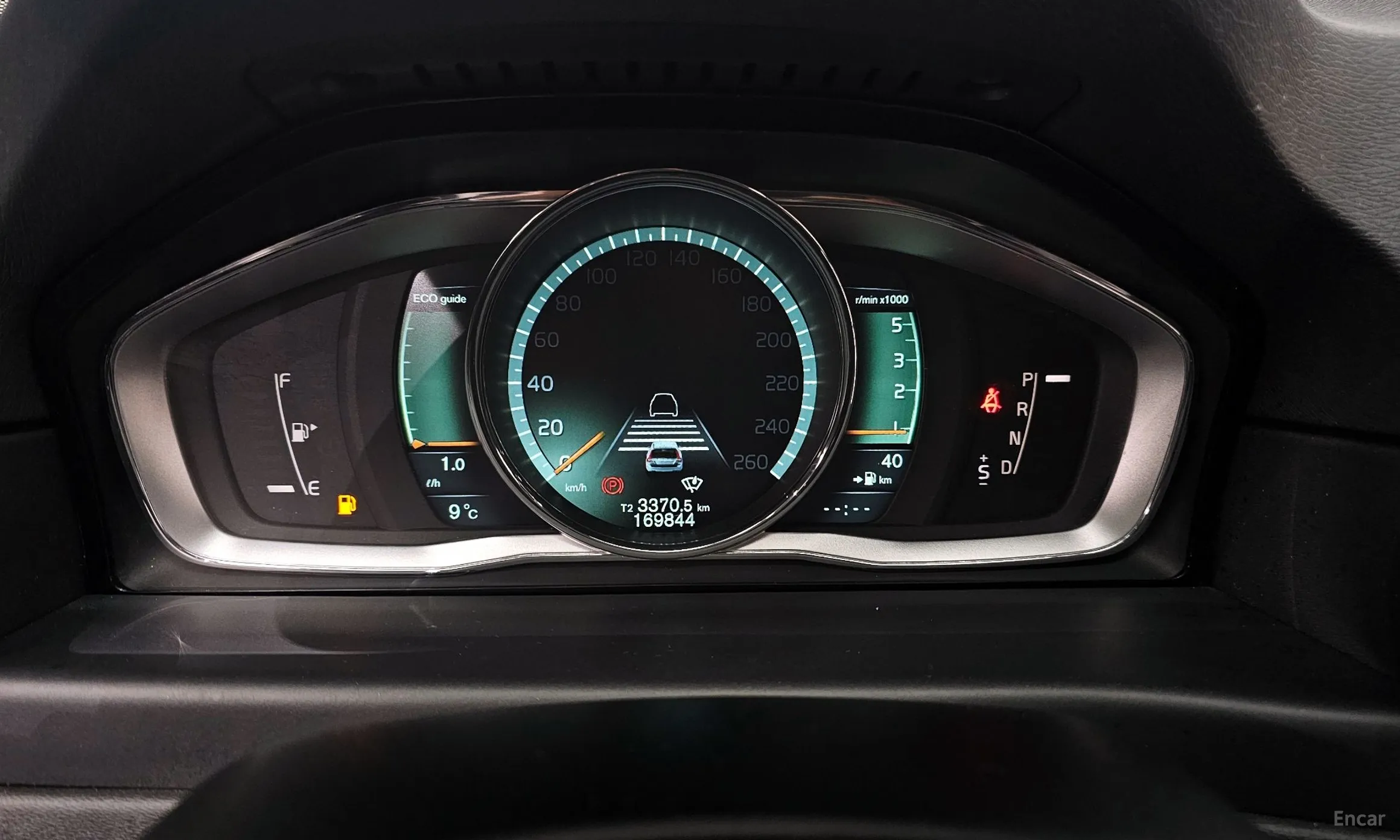 Volvo XC70 превью 8