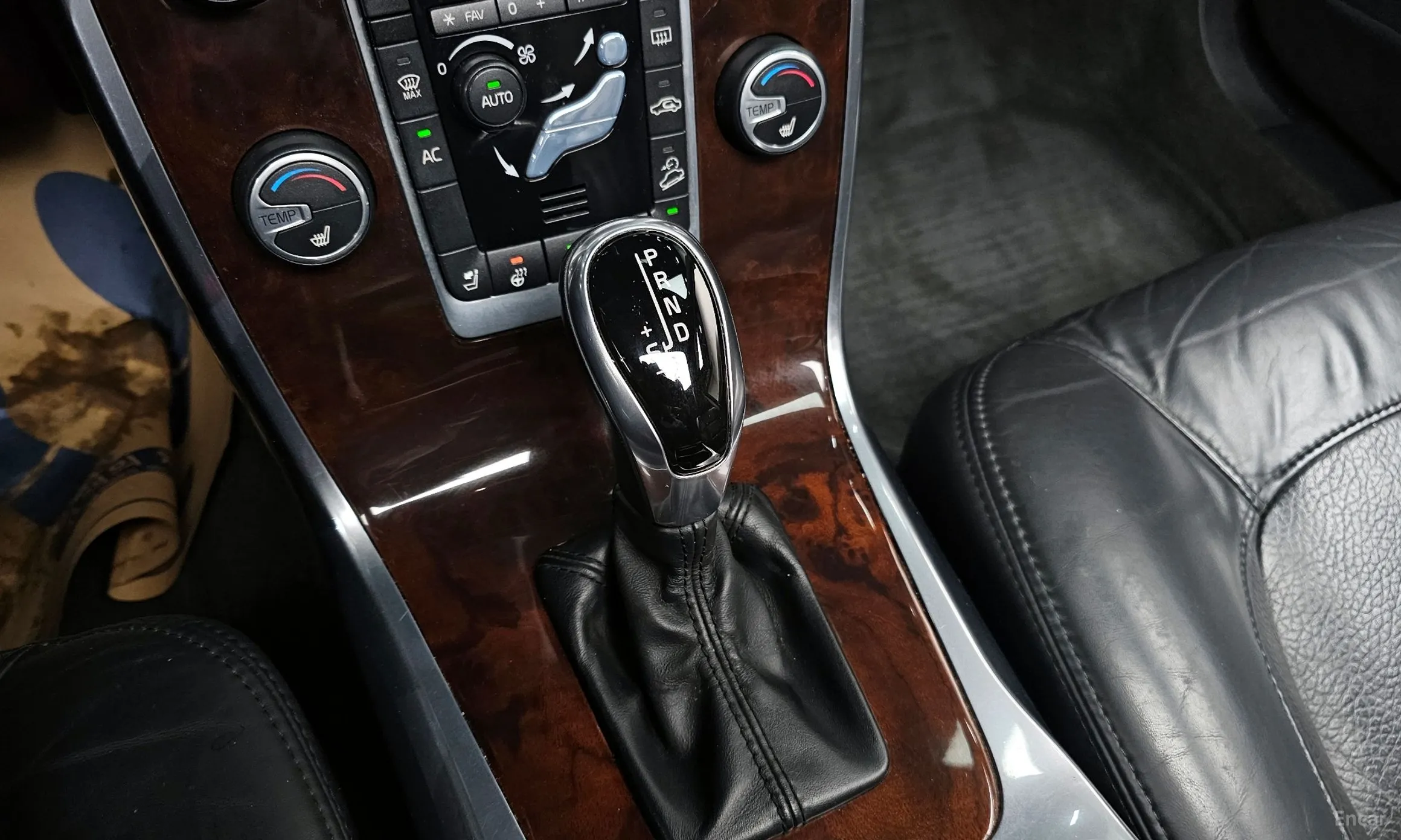 Volvo XC70 превью 9