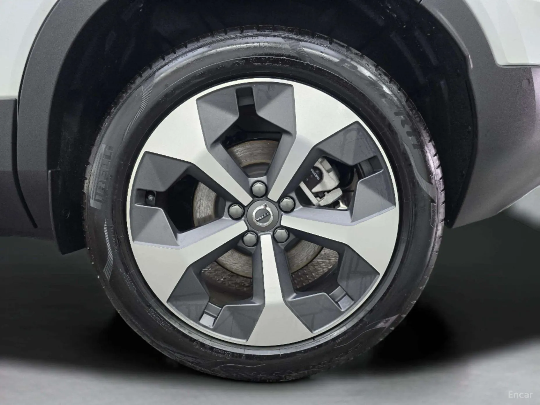 Volvo XC40 превью 5