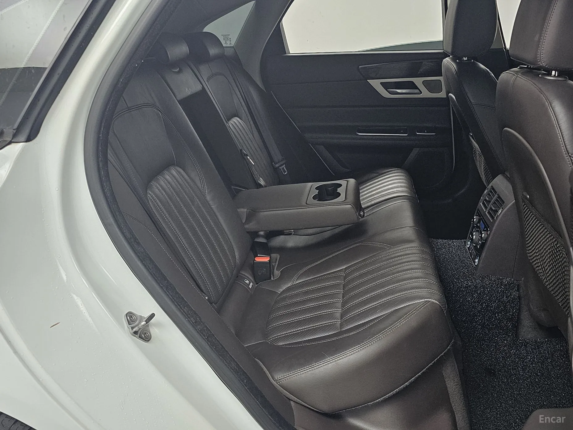 Jaguar XF (x260) превью 12