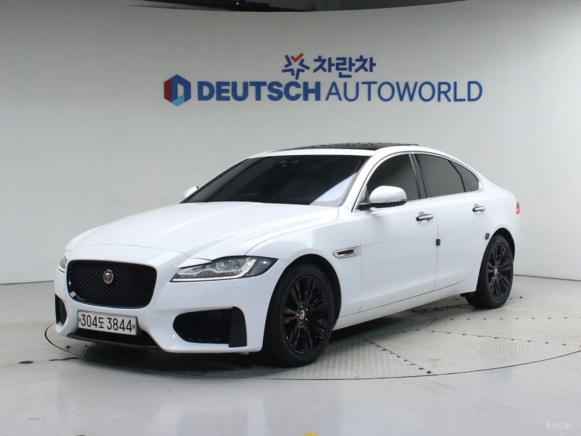 Jaguar XF (x260)
