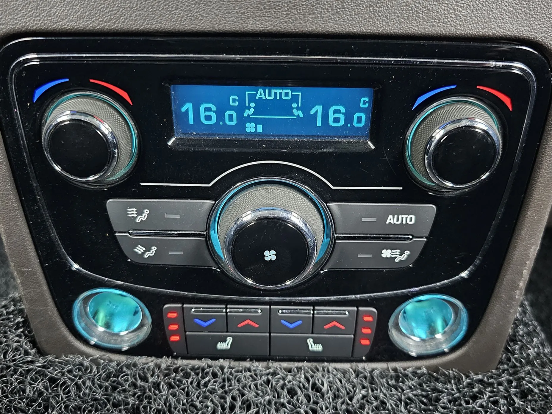 Jaguar XF (x260) превью 16