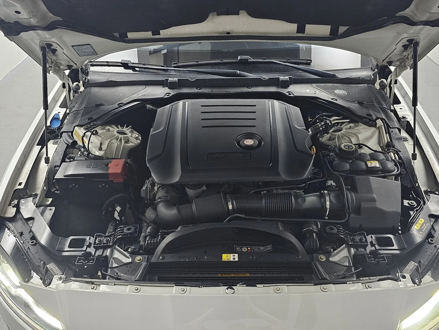Jaguar XF (x260) превью 7