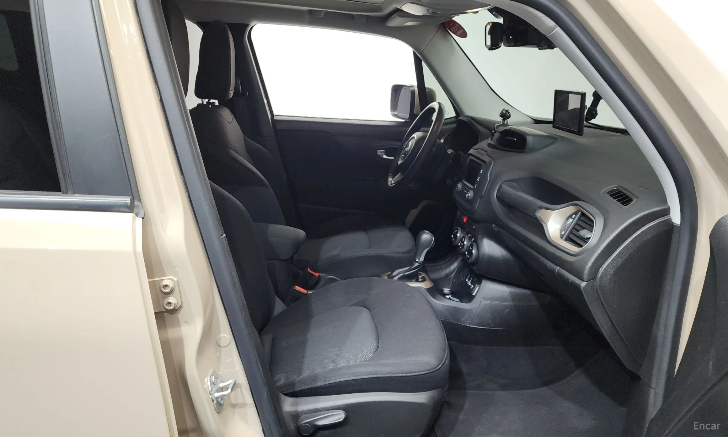 Jeep Renegade превью 11