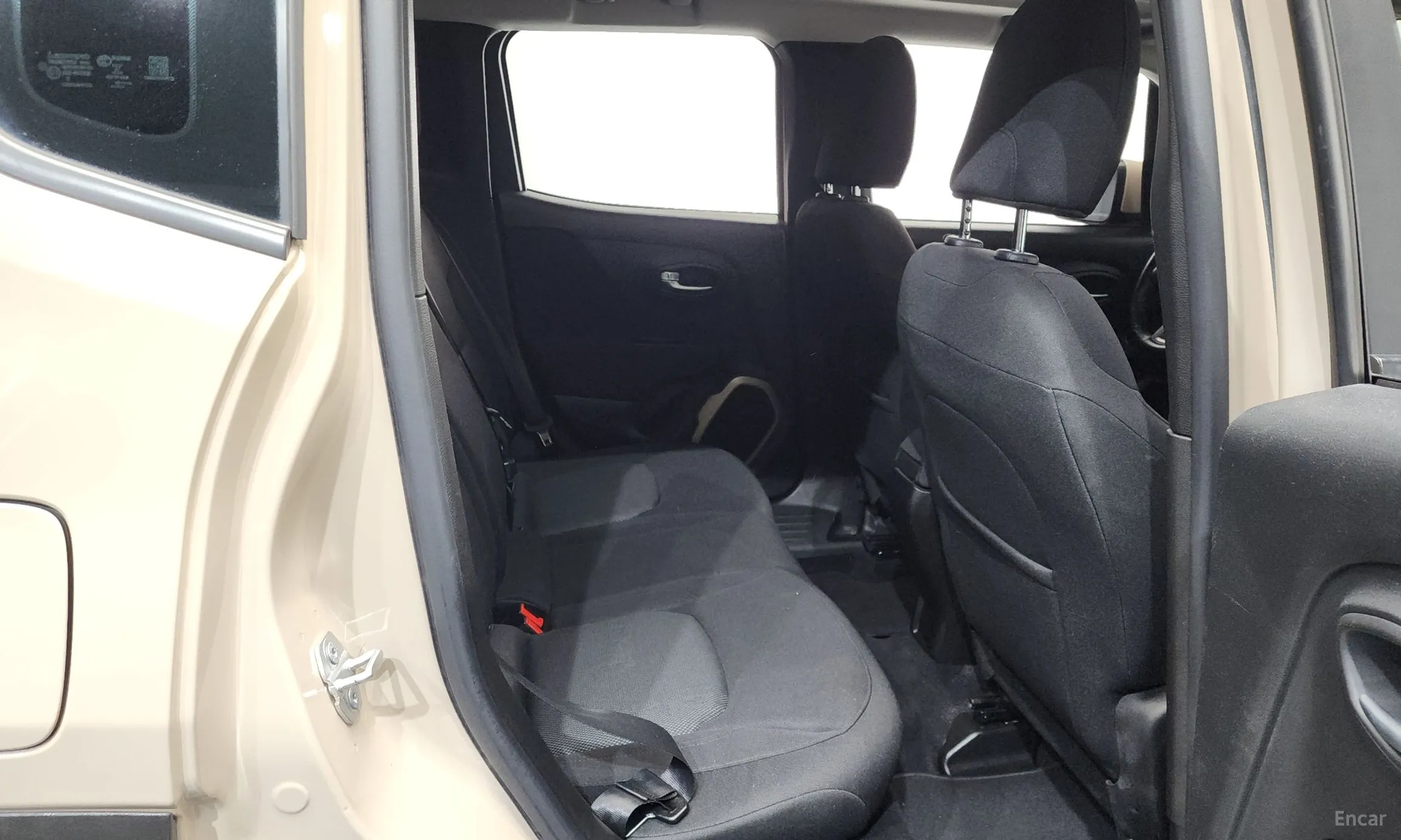 Jeep Renegade превью 12