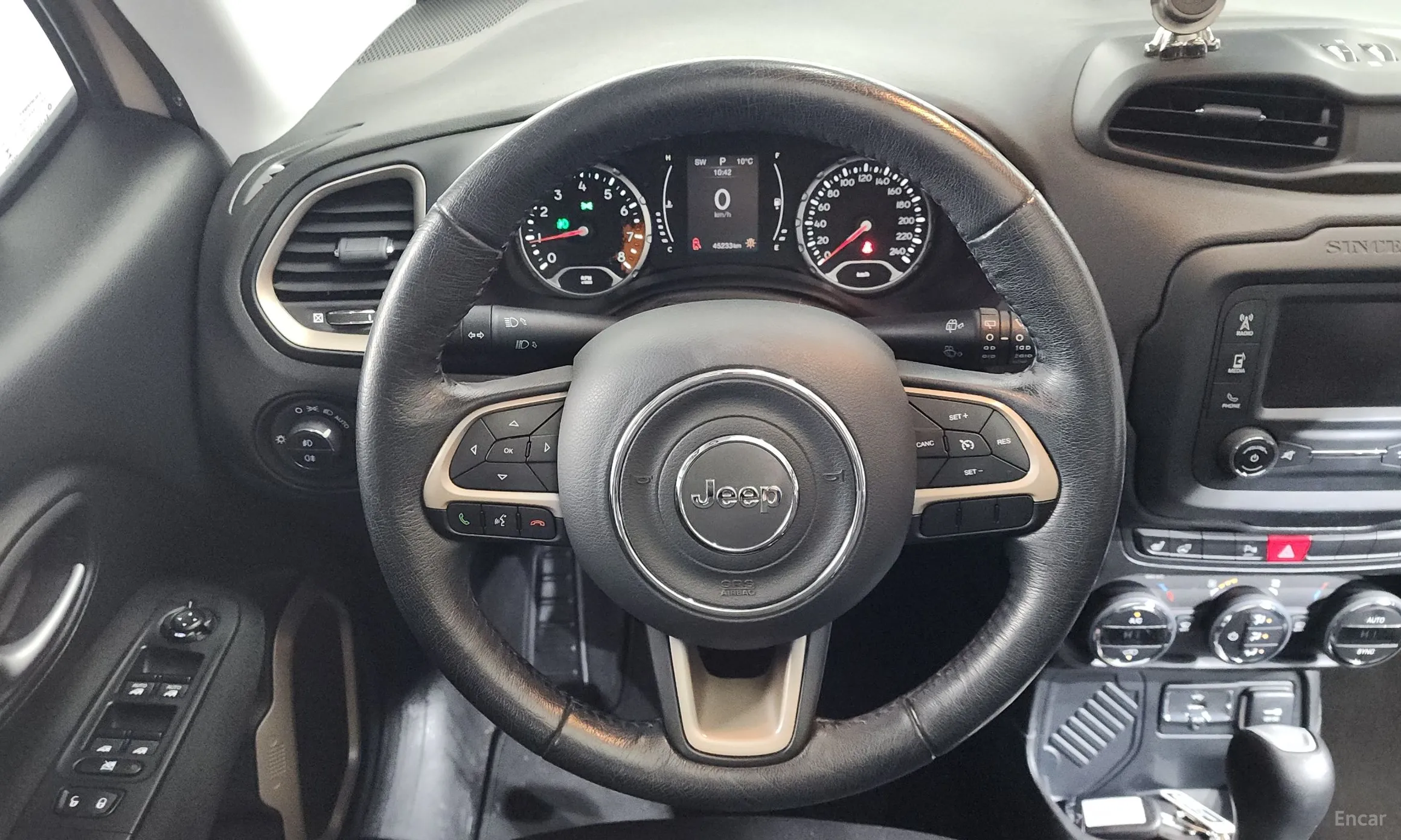 Jeep Renegade превью 13