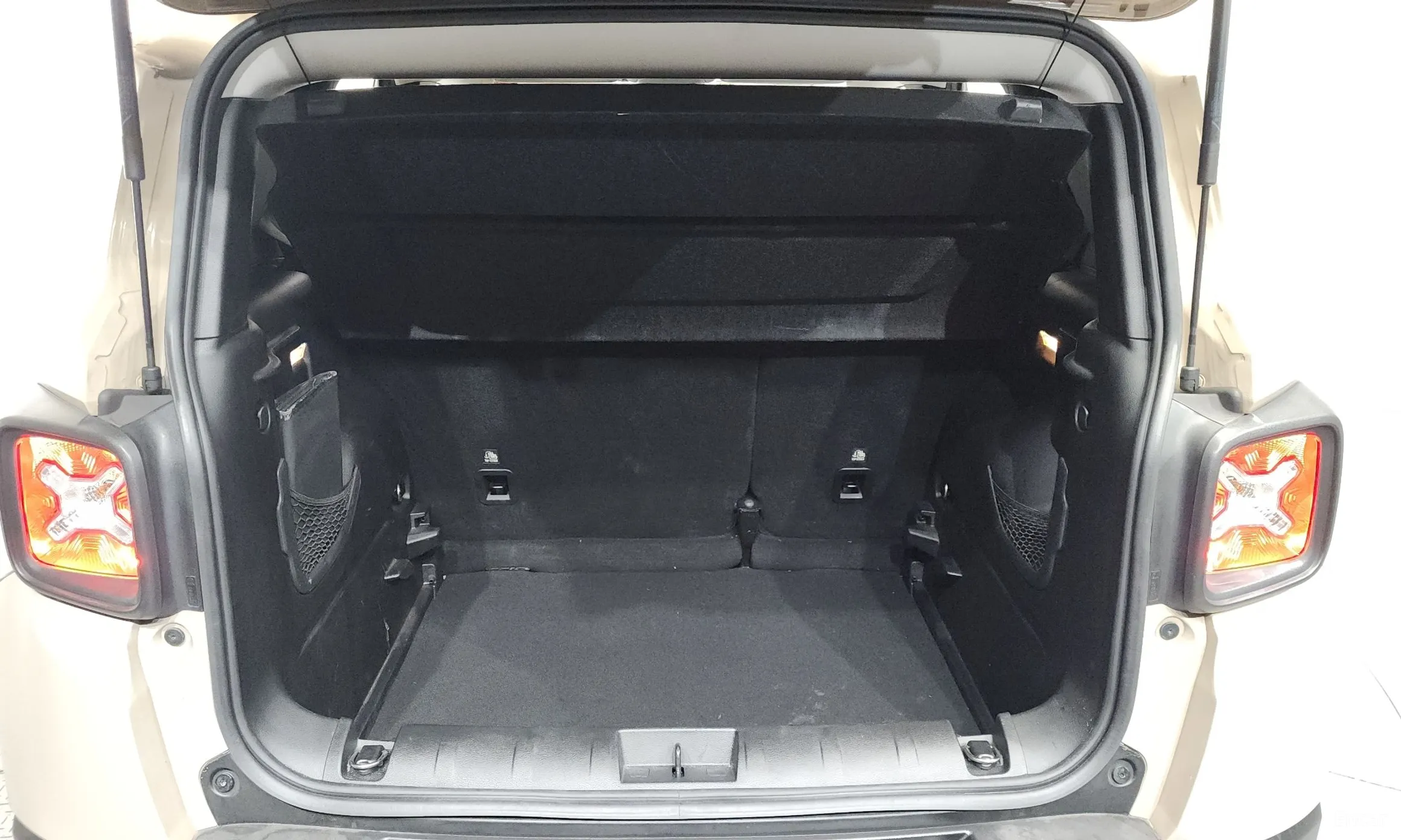 Jeep Renegade превью 20