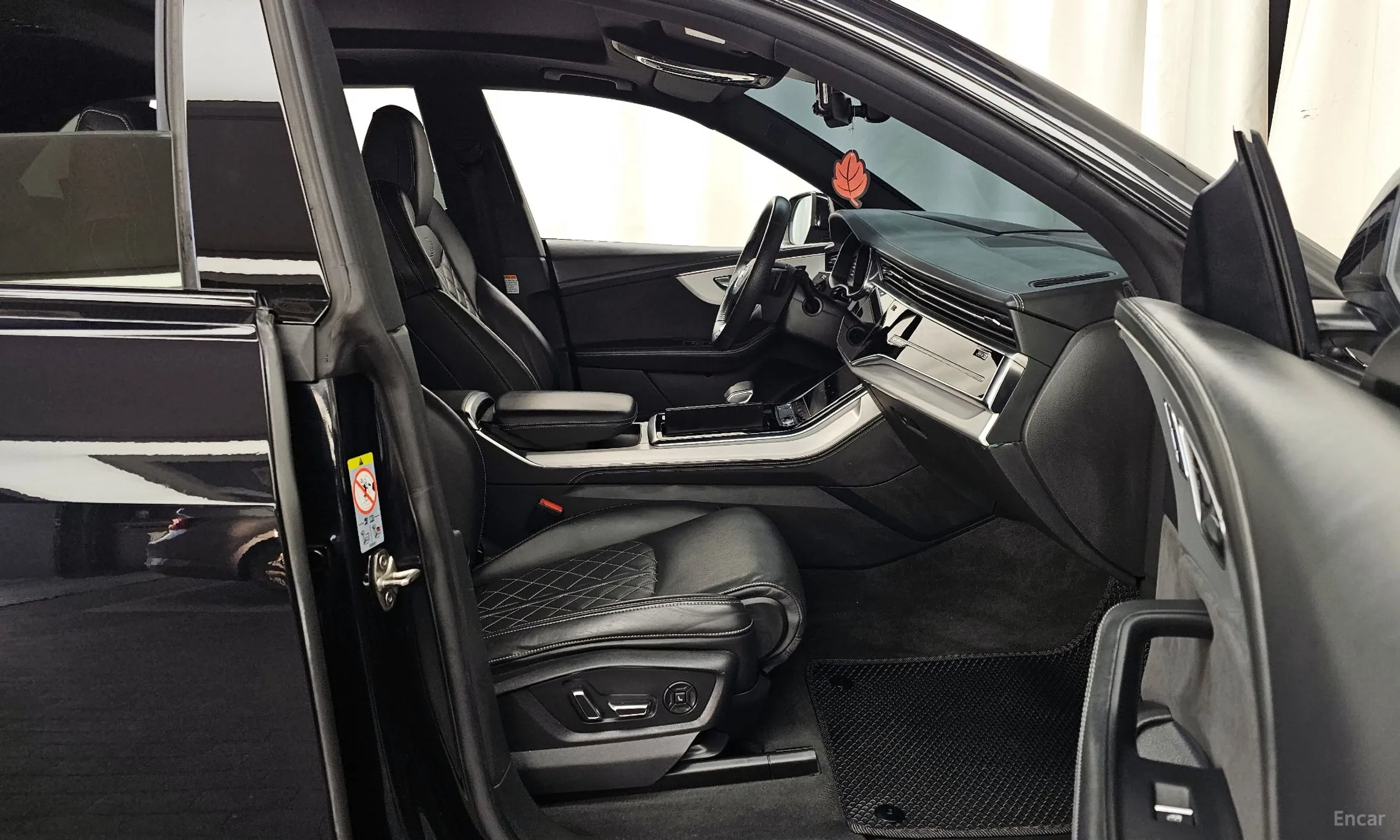 Audi Q8 (4M) превью 11
