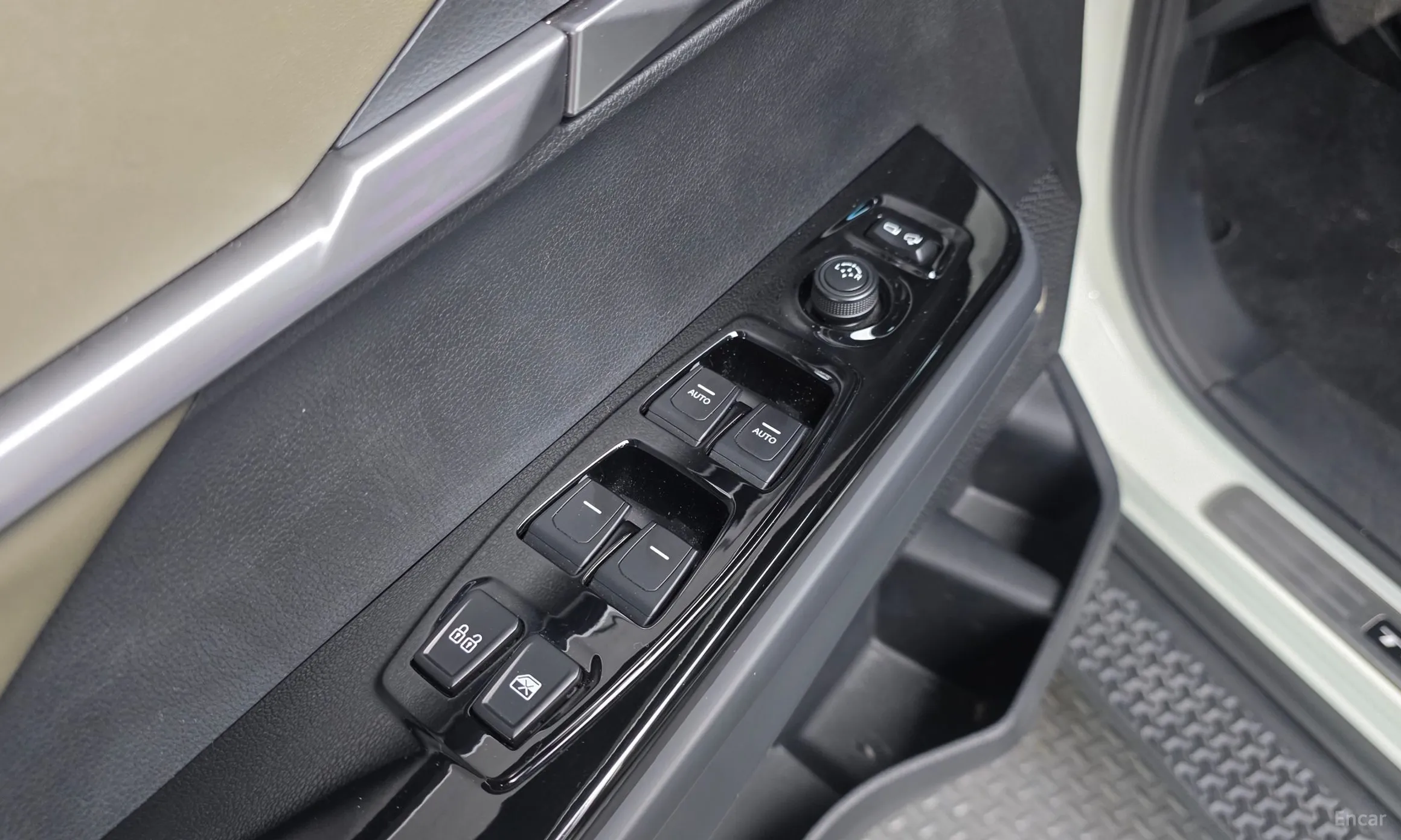 KG Mobility (SsangYong) Torres превью 12