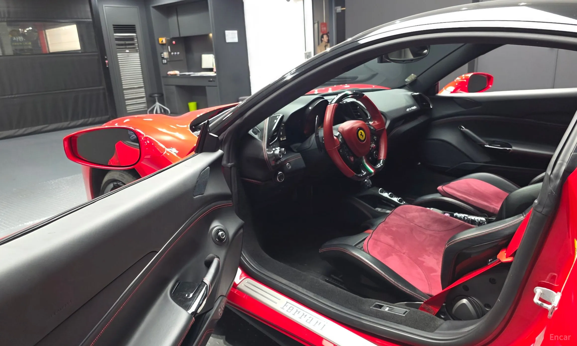 Ferrari 488 GTB превью 10