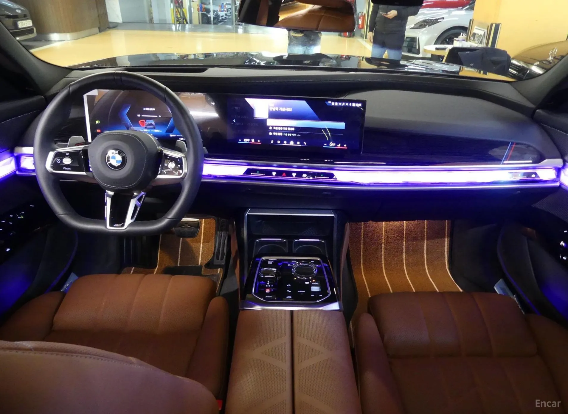 BMW 7 Series (G70) превью 7