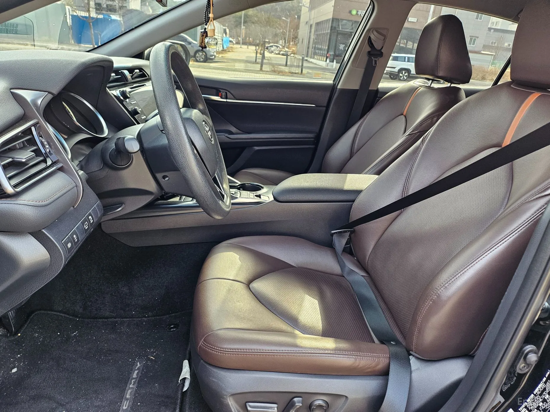 Toyota Camry (XV70) превью 10