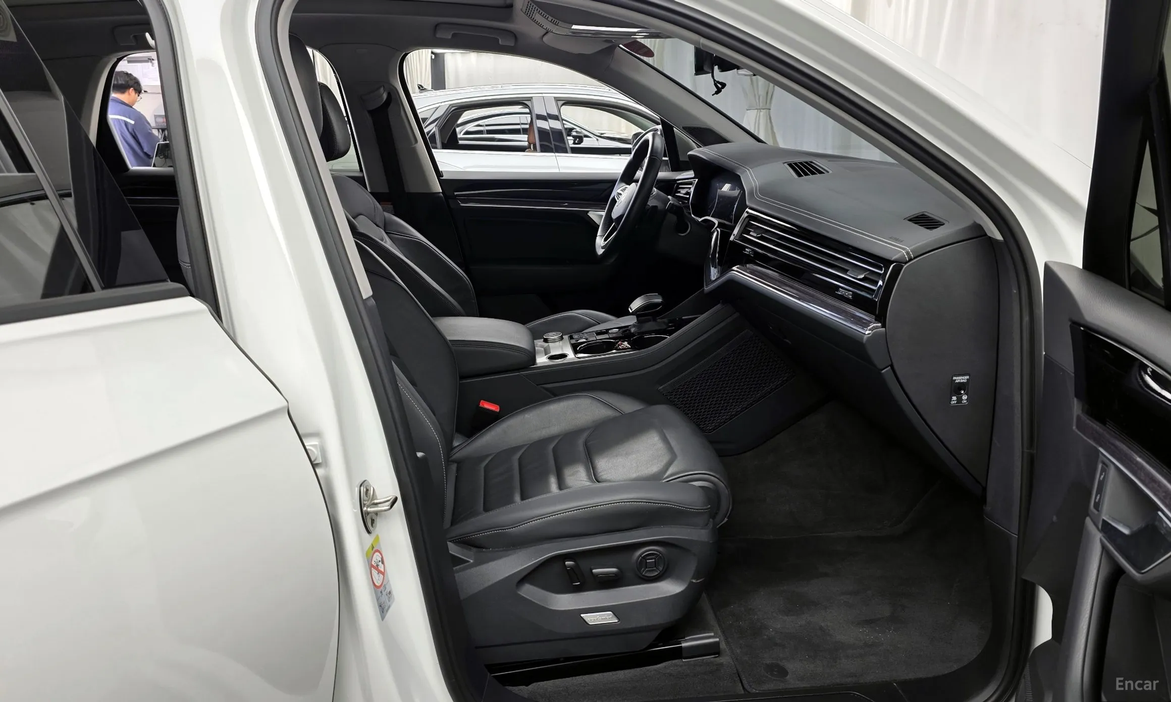 Volkswagen Touareg 3rd Generation превью 11