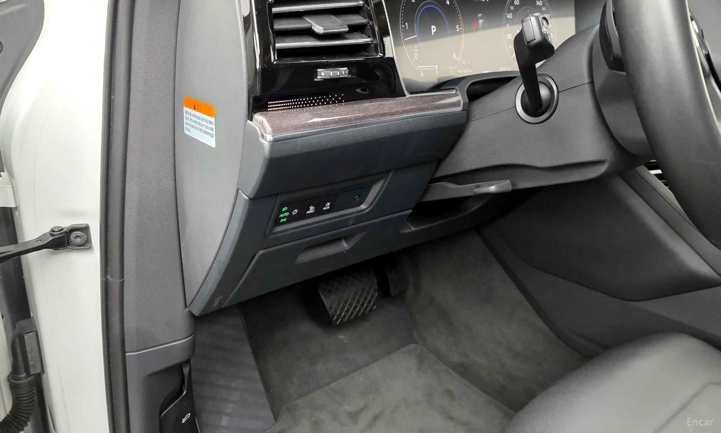 Volkswagen Touareg 3rd Generation превью 17