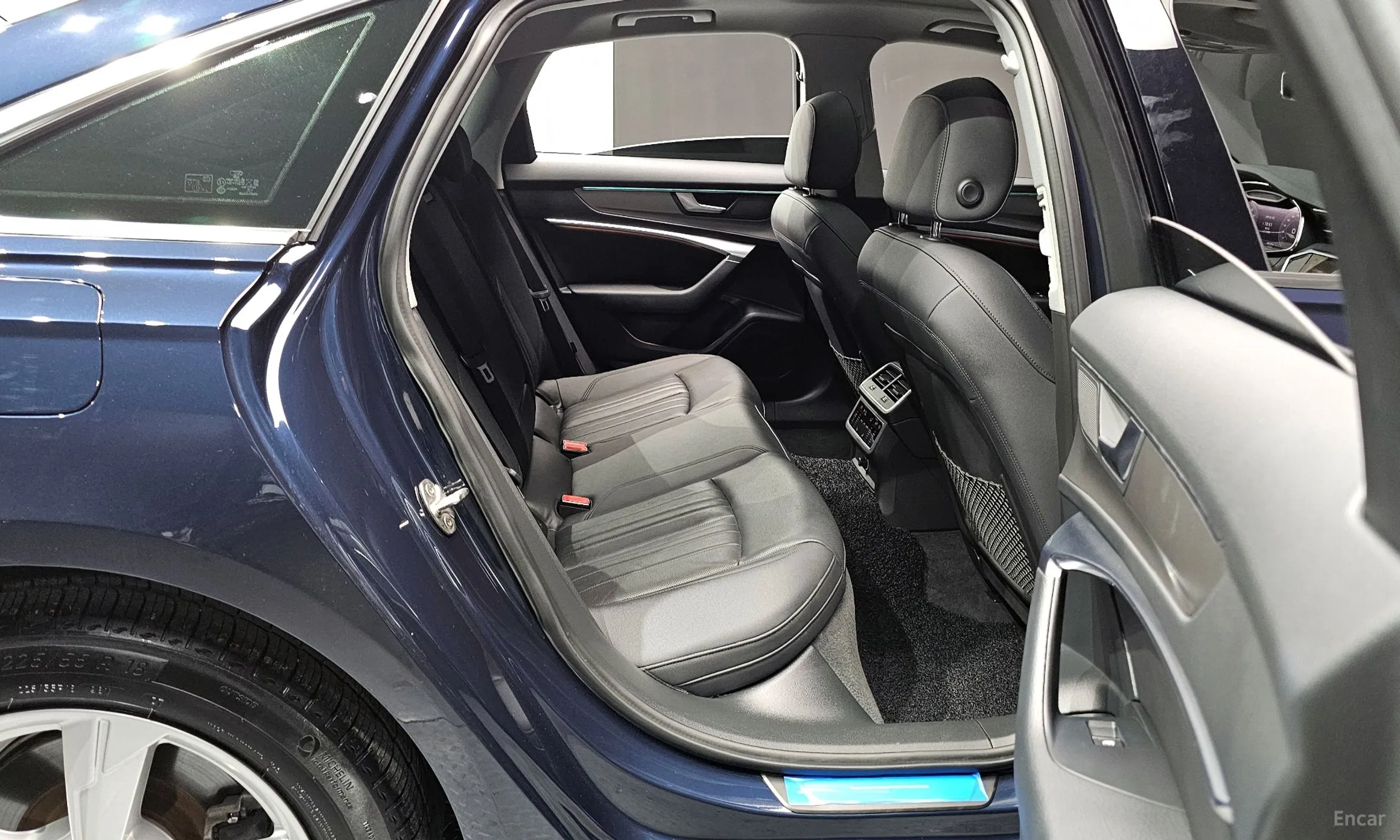 Audi A6 (C8) превью 12